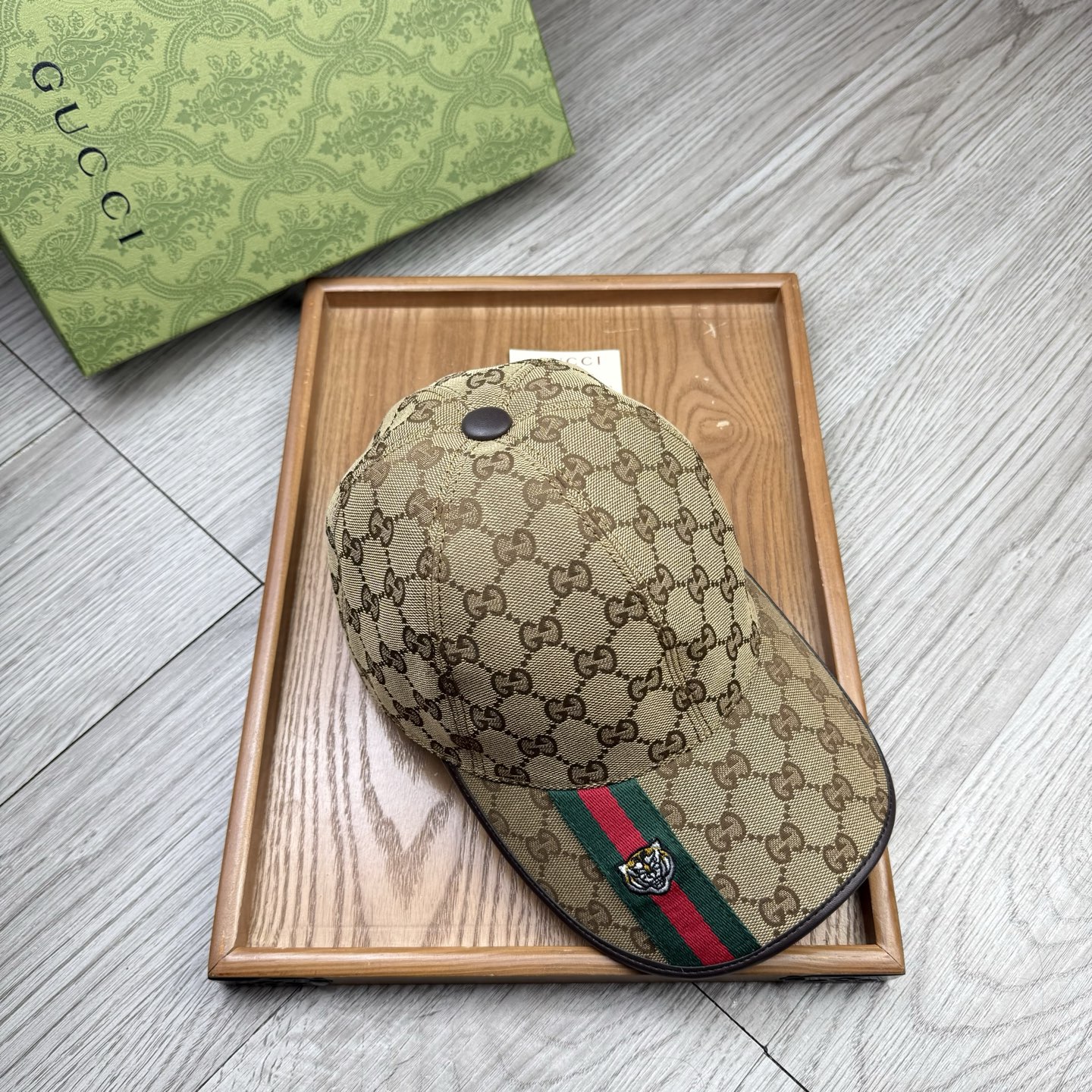 🌹。G家。【超A品质】最新款！时尚潮流，高端做工！每一个帽子都是用心之作！牛津材质！头层牛皮！配盒子、防