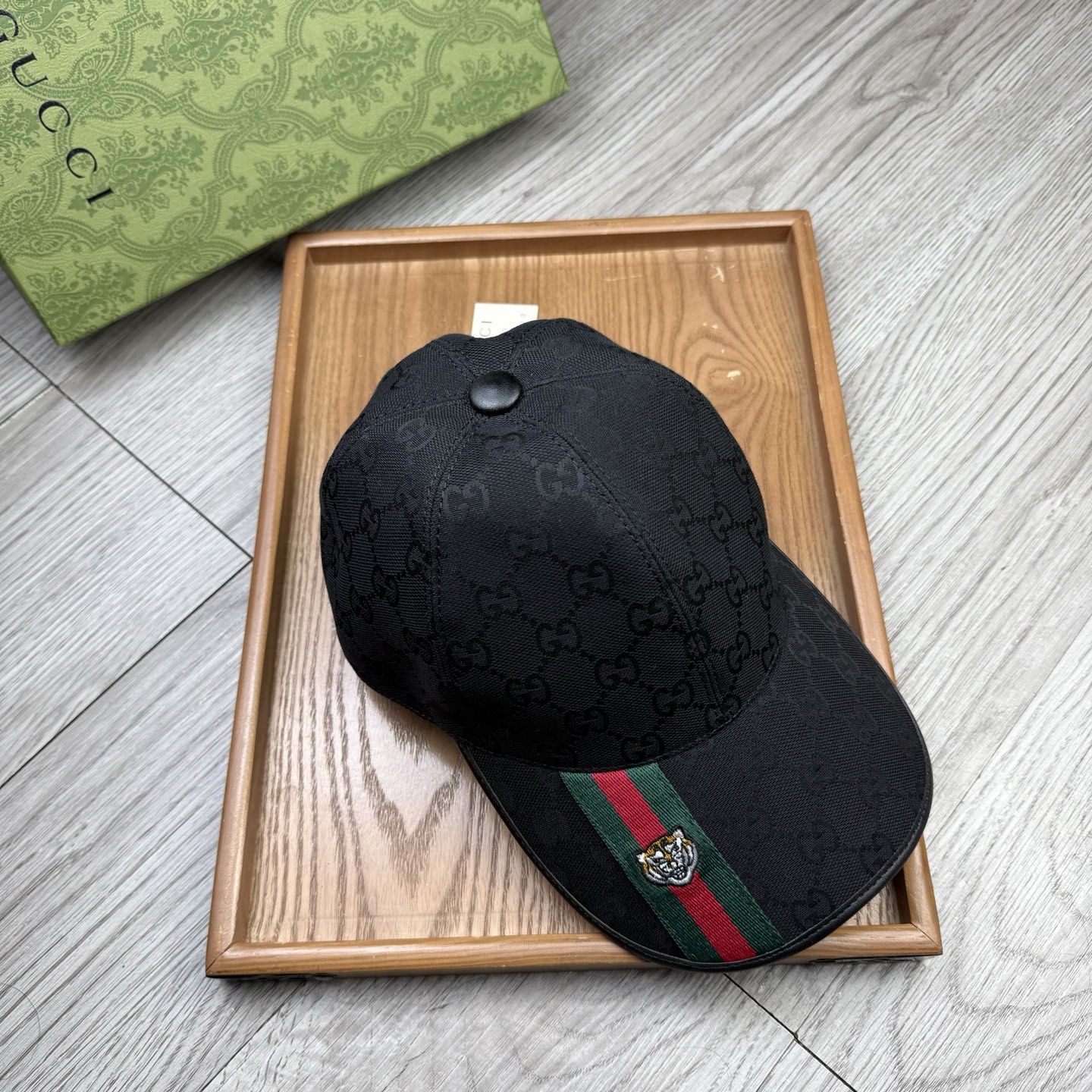 🌹。G家。【超A品质】最新款！时尚潮流，高端做工！每一个帽子都是用心之作！牛津材质！头层牛皮！配盒子、防