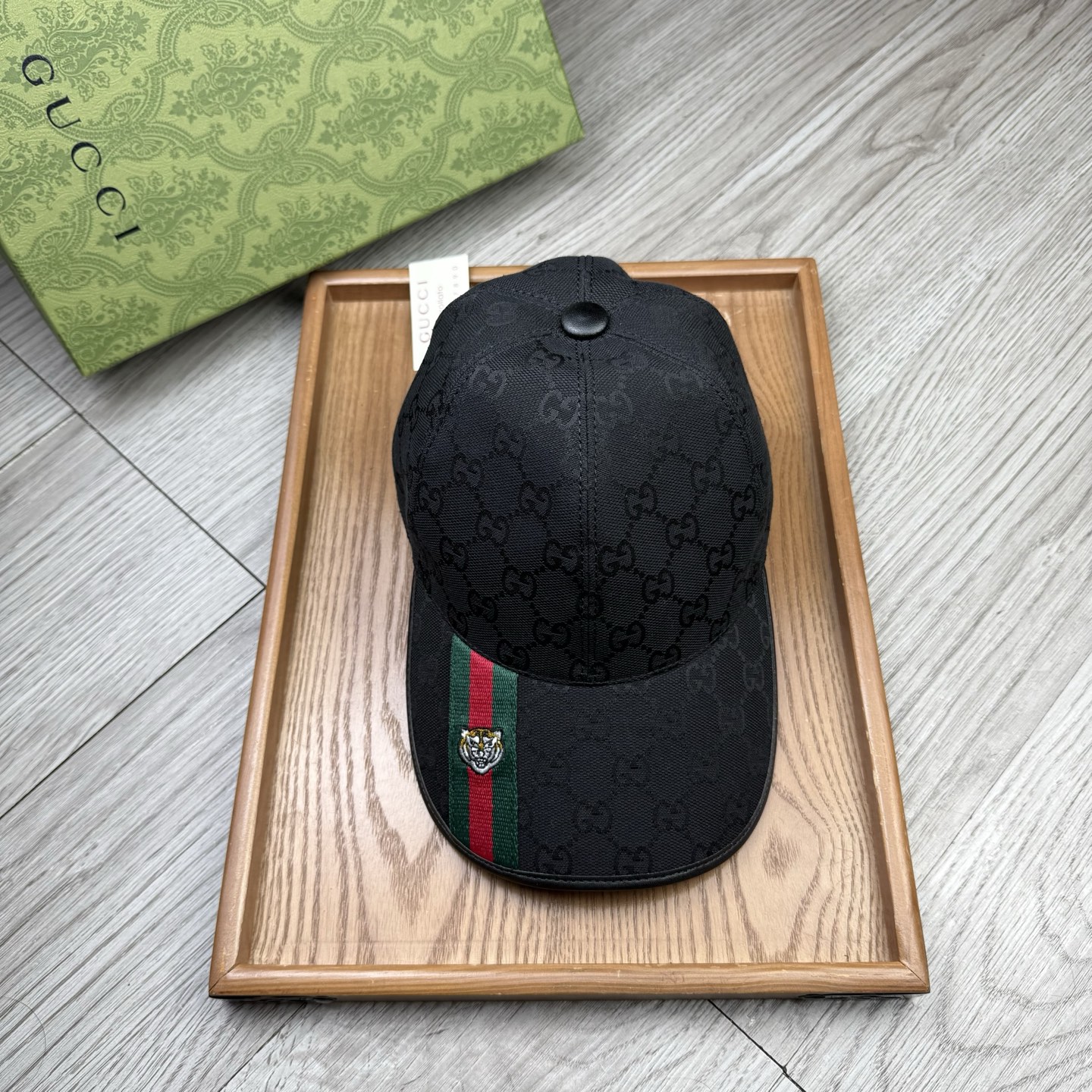 🌹。G家。【超A品质】最新款！时尚潮流，高端做工！每一个帽子都是用心之作！牛津材质！头层牛皮！配盒子、防