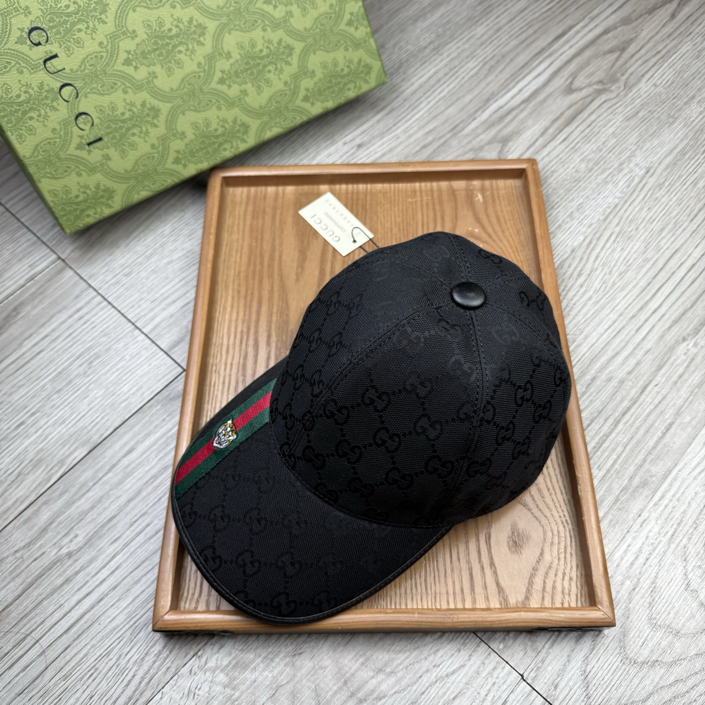 🌹。G家。【超A品质】最新款！时尚潮流，高端做工！每一个帽子都是用心之作！牛津材质！头层牛皮！配盒子、防