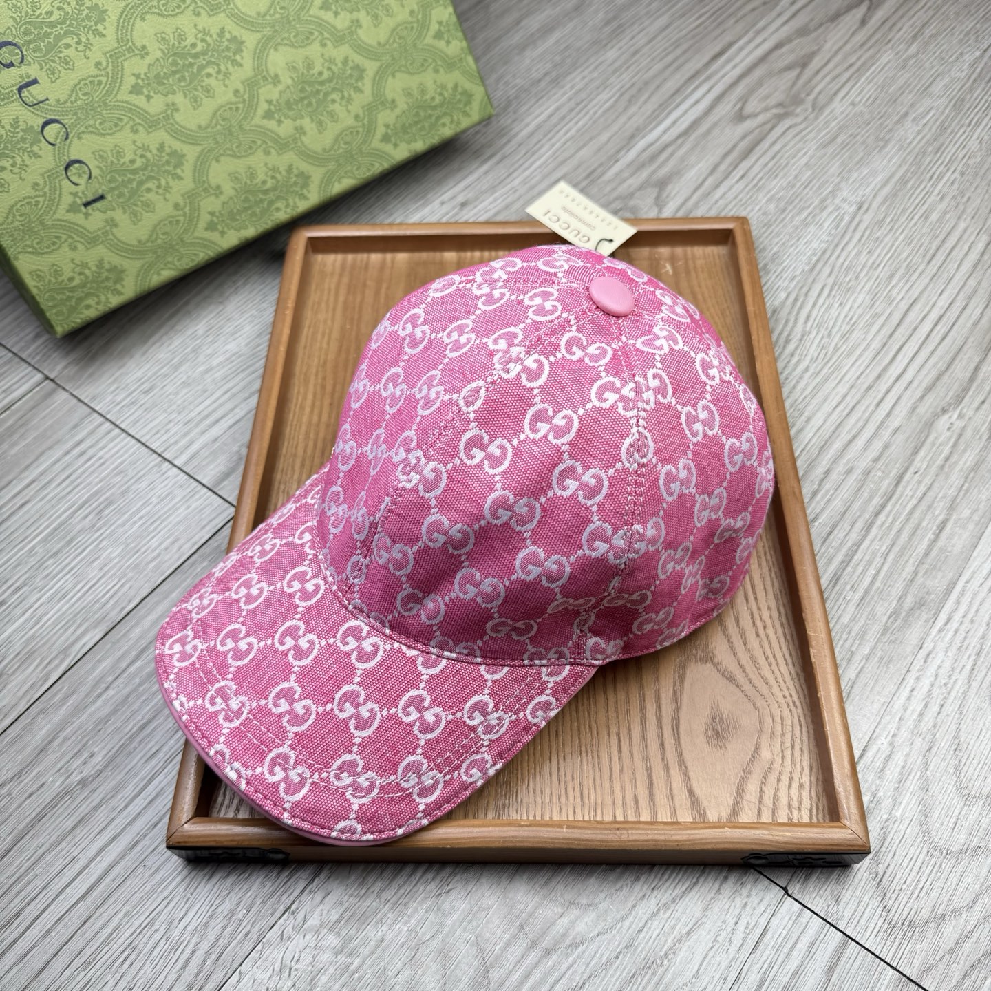 🌹。G家。【超A品质】最新款！时尚潮流，高端做工！每一个帽子都是用心之作！牛津材质！头层牛皮！配盒子、防