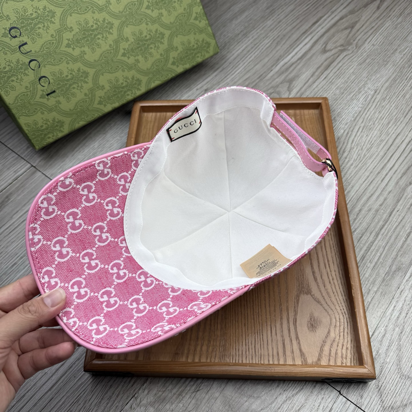 🌹。G家。【超A品质】最新款！时尚潮流，高端做工！每一个帽子都是用心之作！牛津材质！头层牛皮！配盒子、防