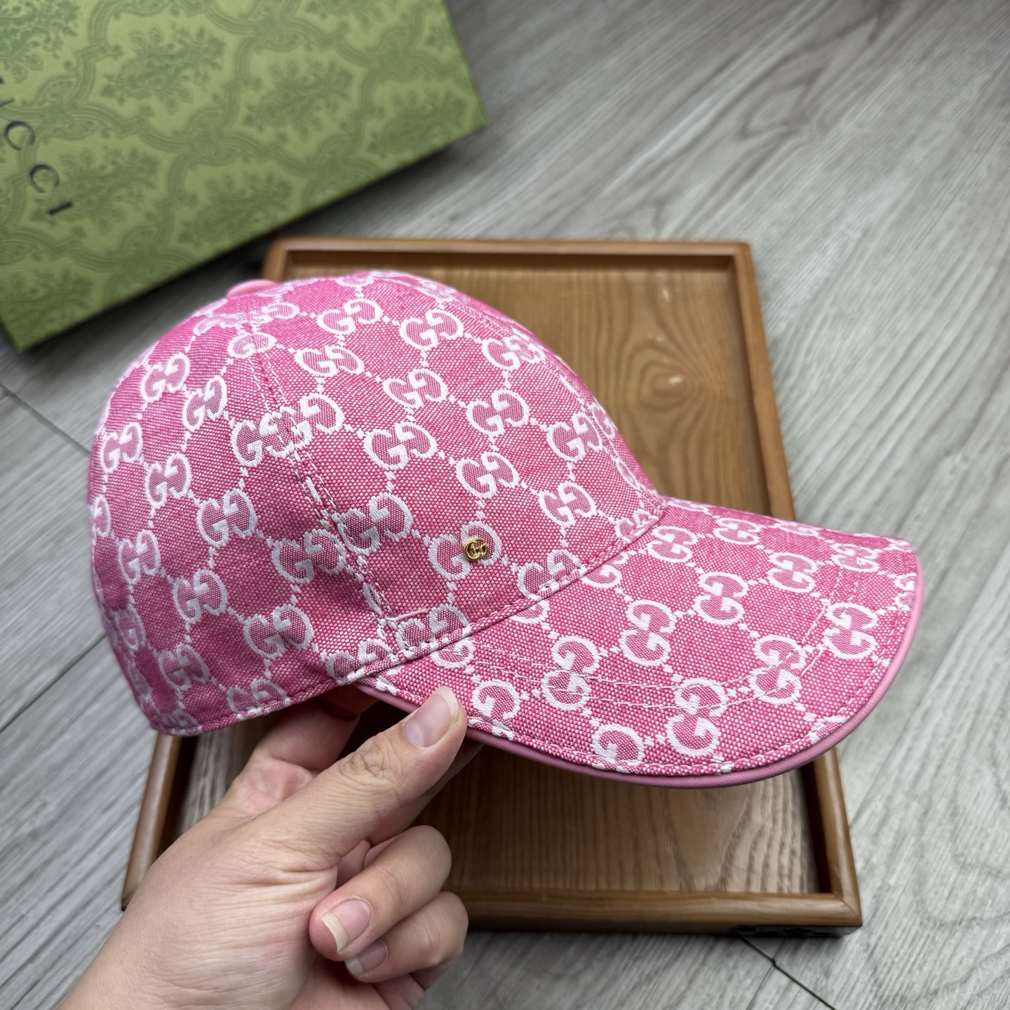 🌹。G家。【超A品质】最新款！时尚潮流，高端做工！每一个帽子都是用心之作！牛津材质！头层牛皮！配盒子、防