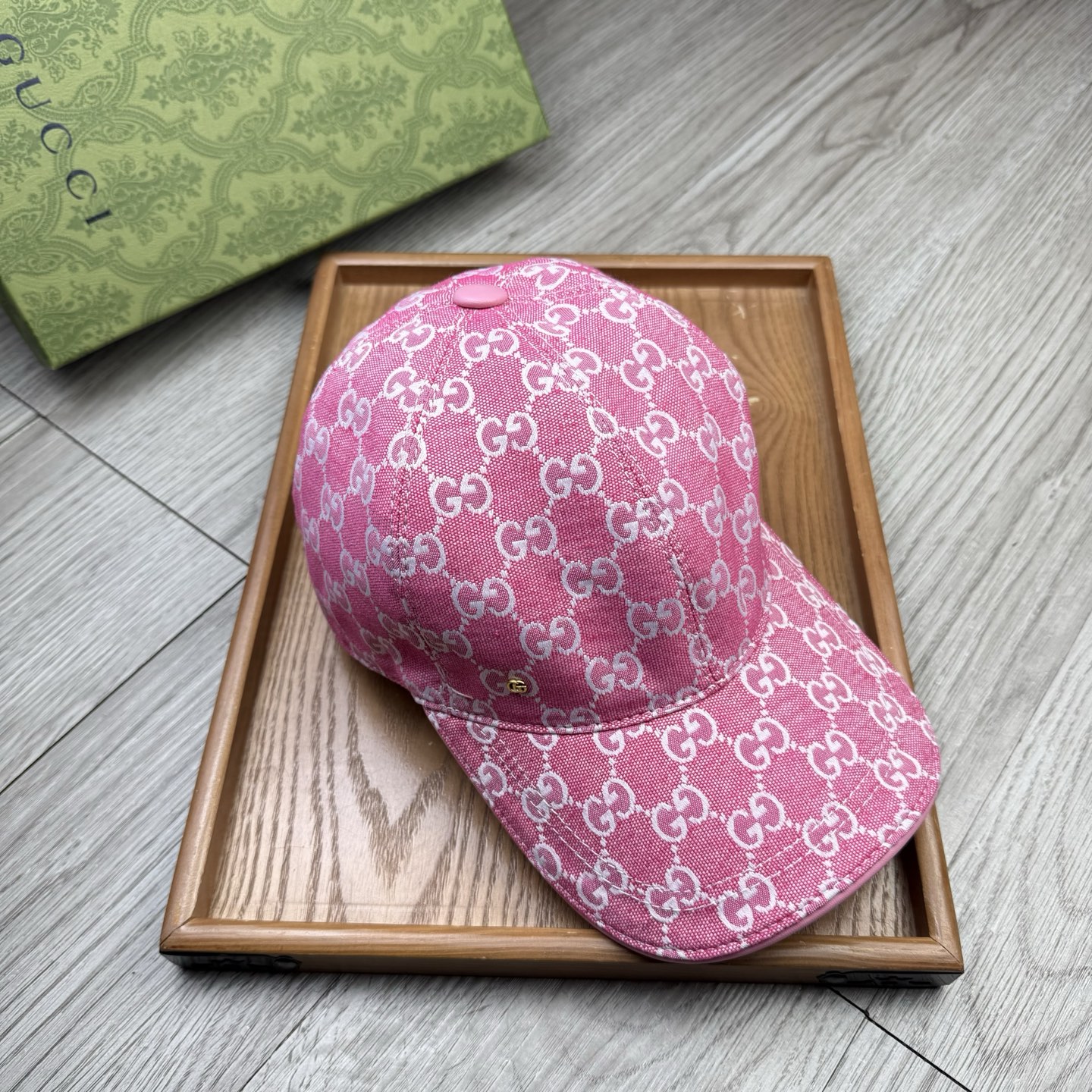 🌹。G家。【超A品质】最新款！时尚潮流，高端做工！每一个帽子都是用心之作！牛津材质！头层牛皮！配盒子、防