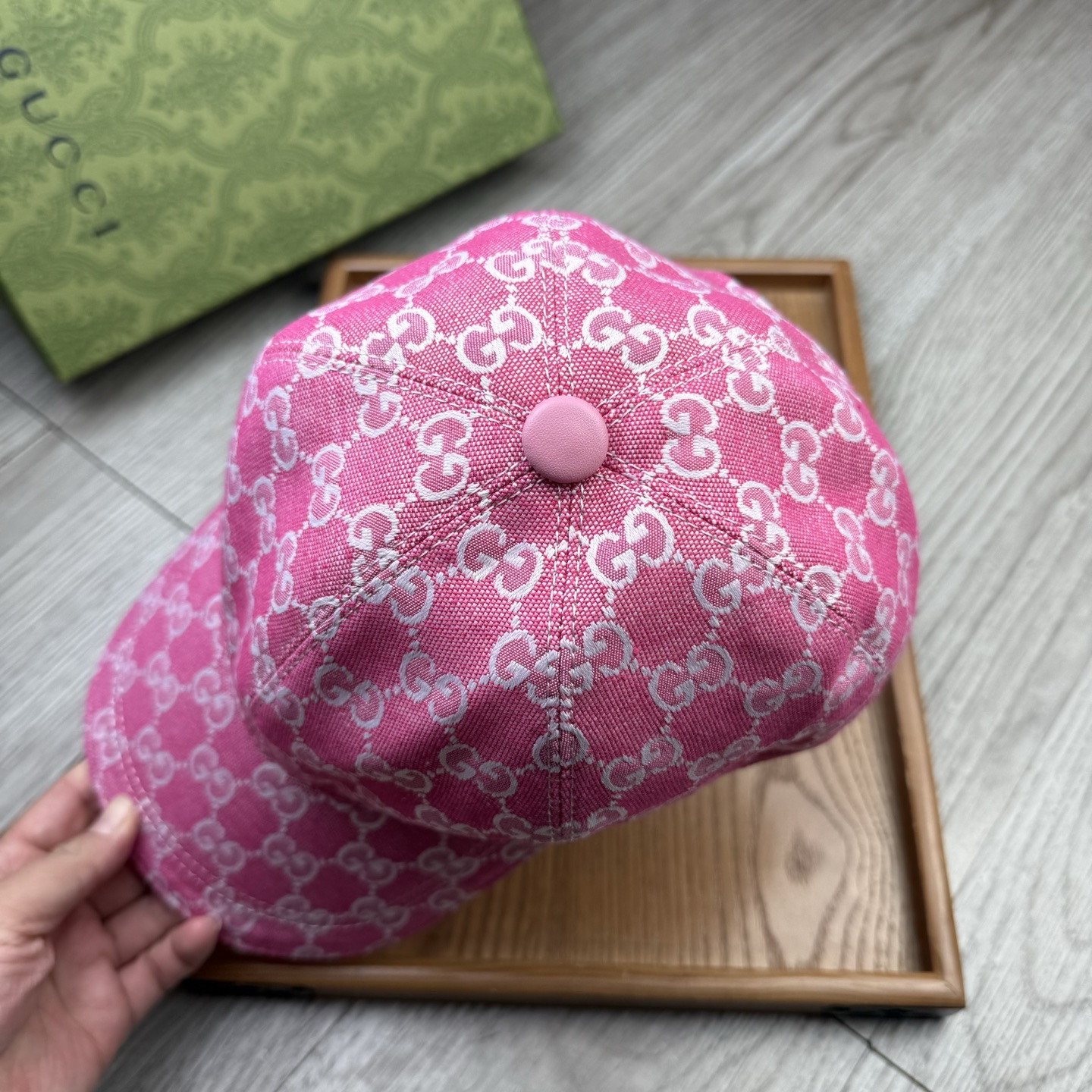 🌹。G家。【超A品质】最新款！时尚潮流，高端做工！每一个帽子都是用心之作！牛津材质！头层牛皮！配盒子、防