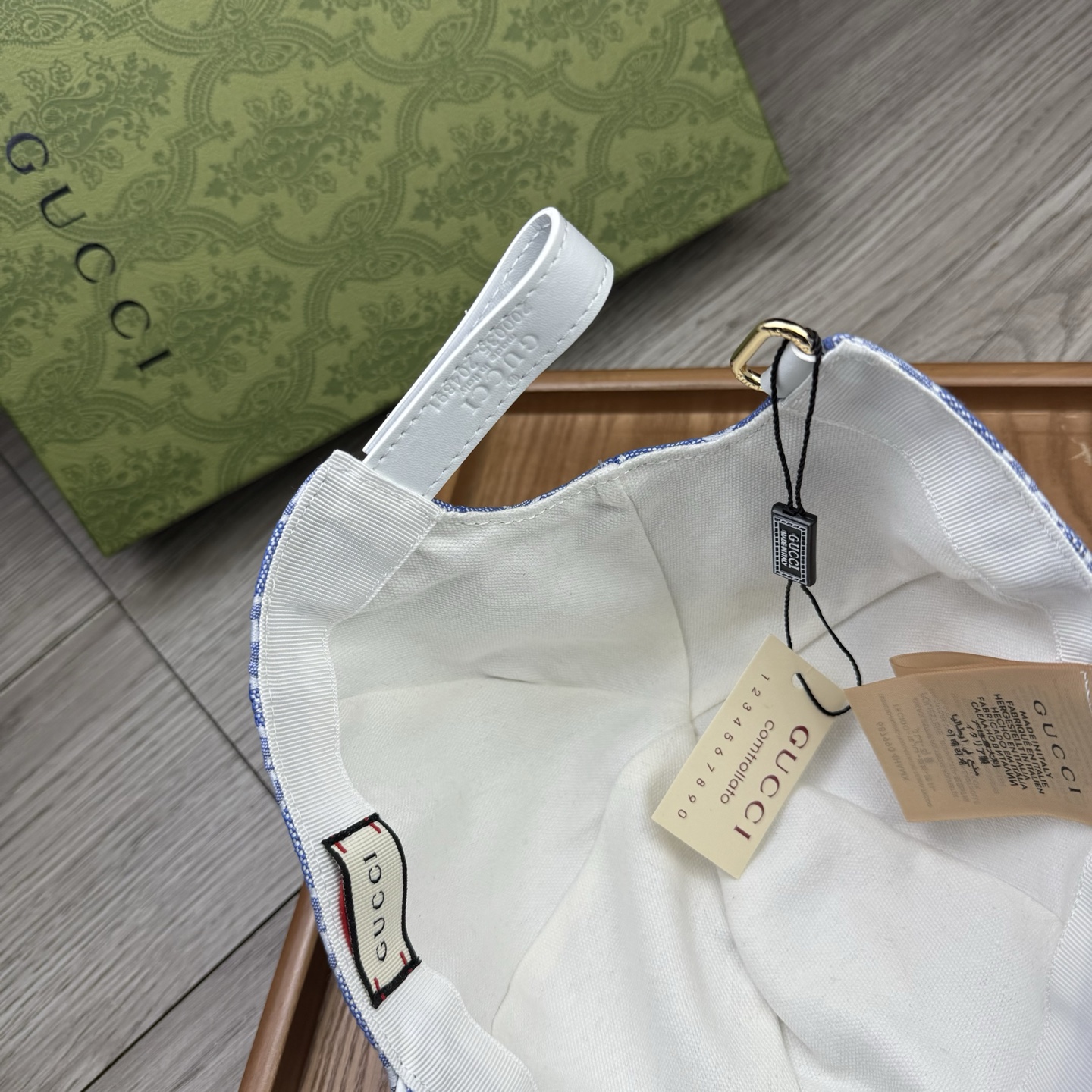 🌹。G家。【超A品质】最新款！时尚潮流，高端做工！每一个帽子都是用心之作！牛津材质！头层牛皮！配盒子、防