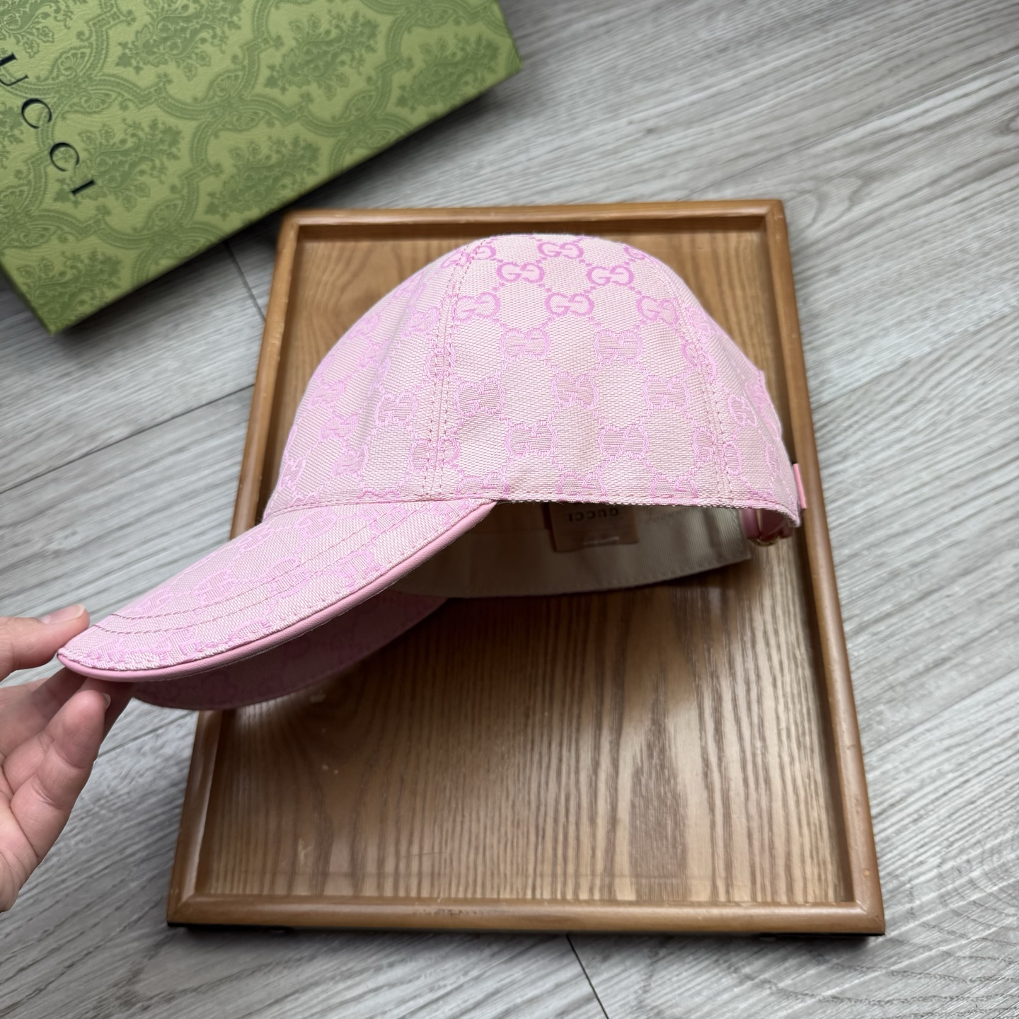 🌹。G家。带小金属【超A品质】最新款！时尚潮流，高端做工！每一个帽子都是用心之作！牛津材质！头层牛皮！配