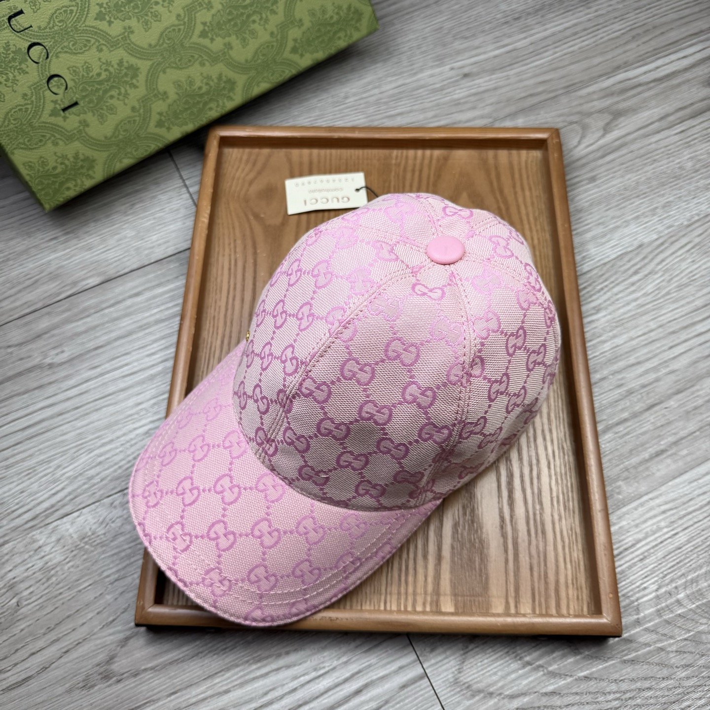 🌹。G家。带小金属【超A品质】最新款！时尚潮流，高端做工！每一个帽子都是用心之作！牛津材质！头层牛皮！配