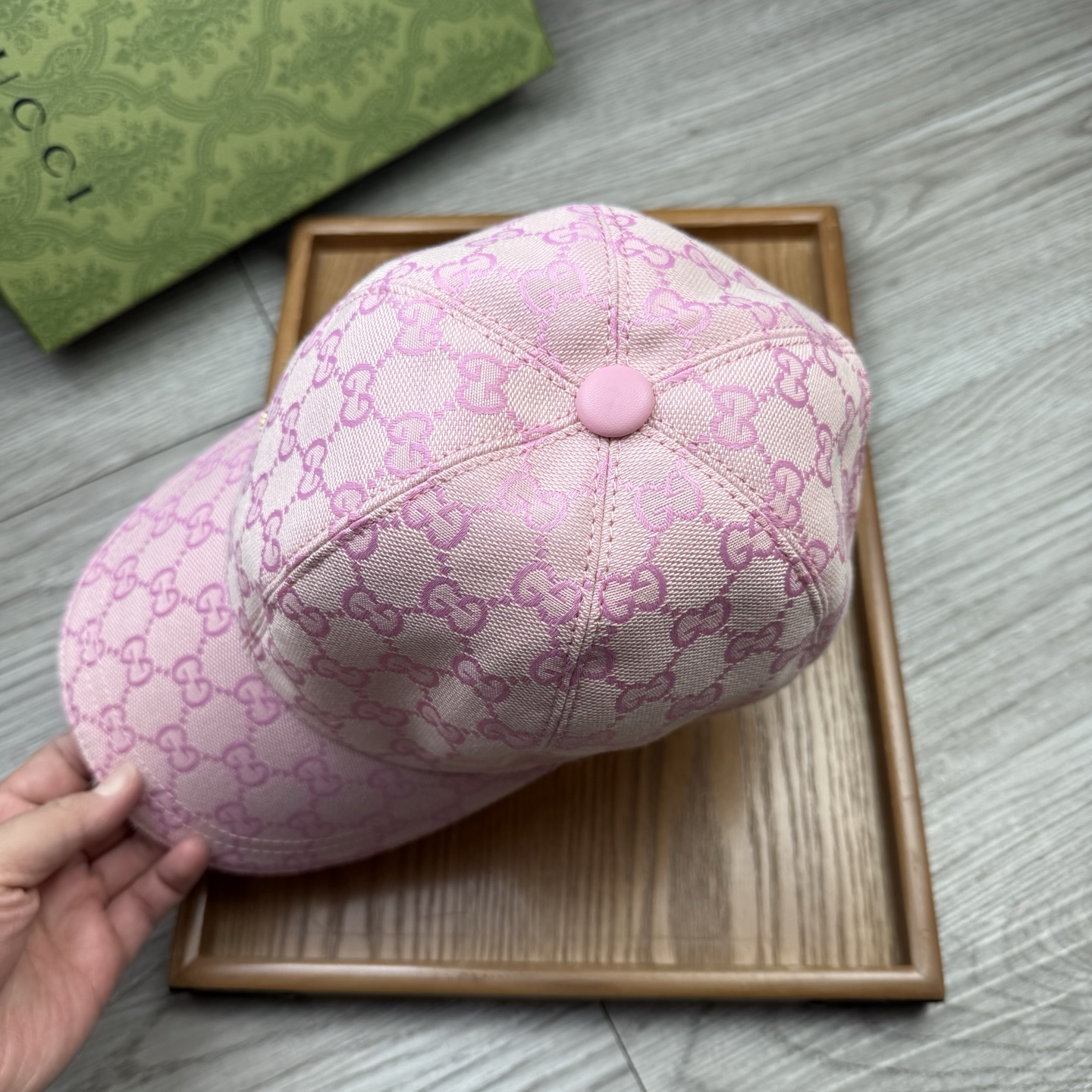 🌹。G家。带小金属【超A品质】最新款！时尚潮流，高端做工！每一个帽子都是用心之作！牛津材质！头层牛皮！配