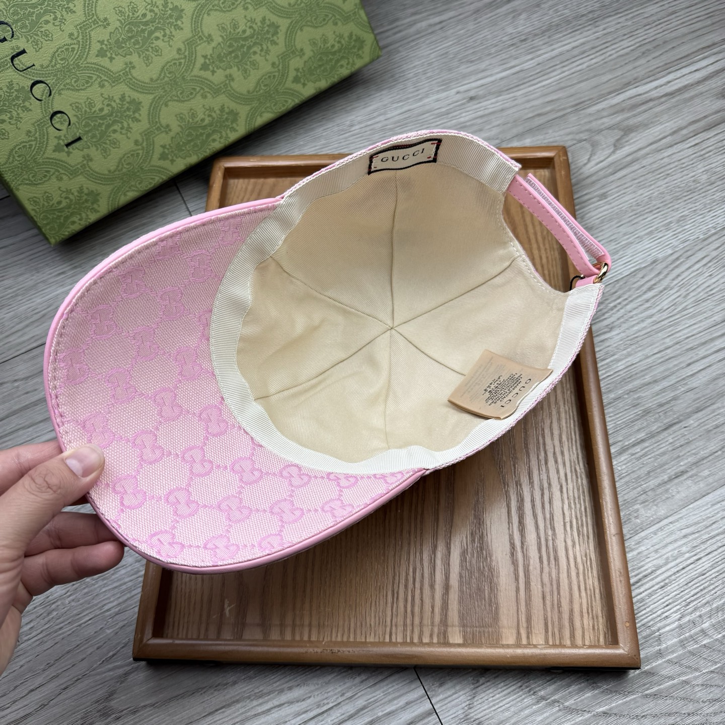 🌹。G家。带小金属【超A品质】最新款！时尚潮流，高端做工！每一个帽子都是用心之作！牛津材质！头层牛皮！配