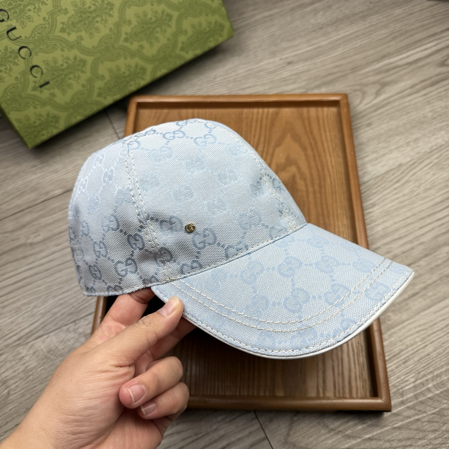 🌹。G家。带小金属【超A品质】最新款！时尚潮流，高端做工！每一个帽子都是用心之作！牛津材质！头层牛皮！配