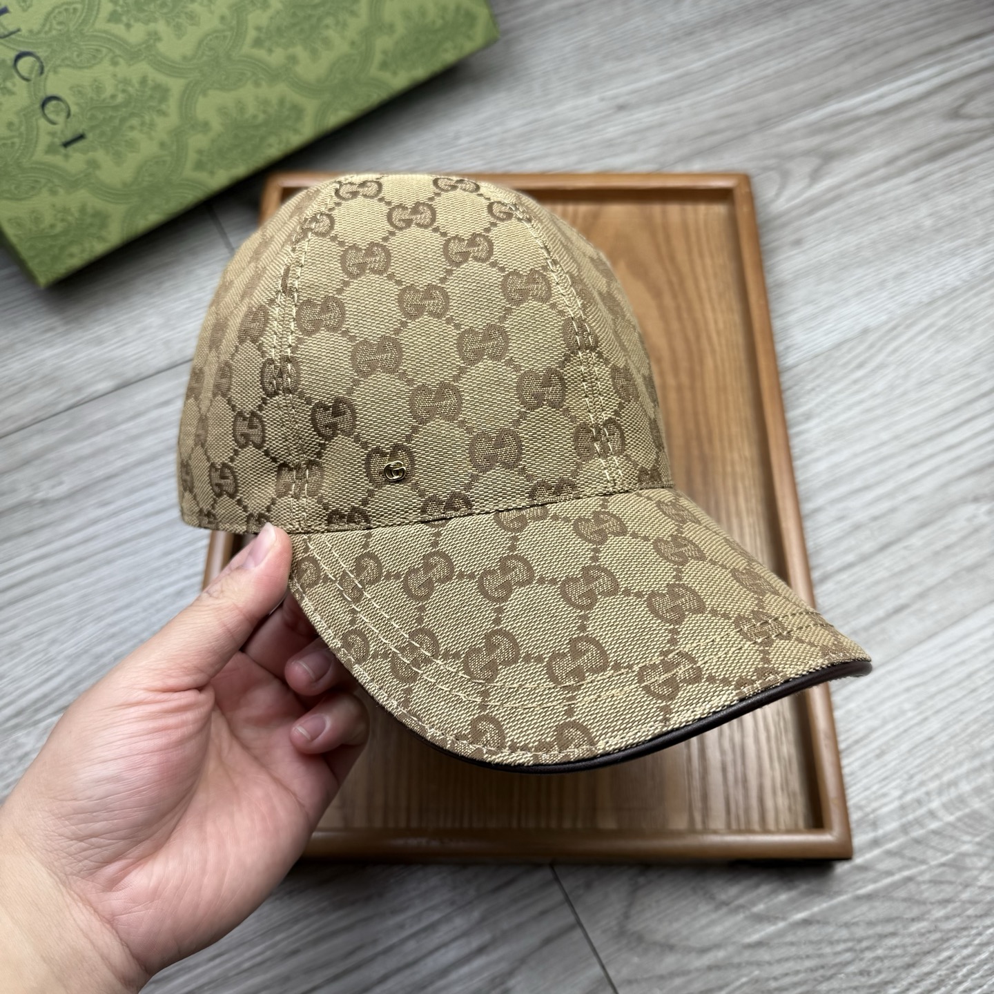 🌹。G家。带小金属【超A品质】最新款！时尚潮流，高端做工！每一个帽子都是用心之作！牛津材质！头层牛皮！配