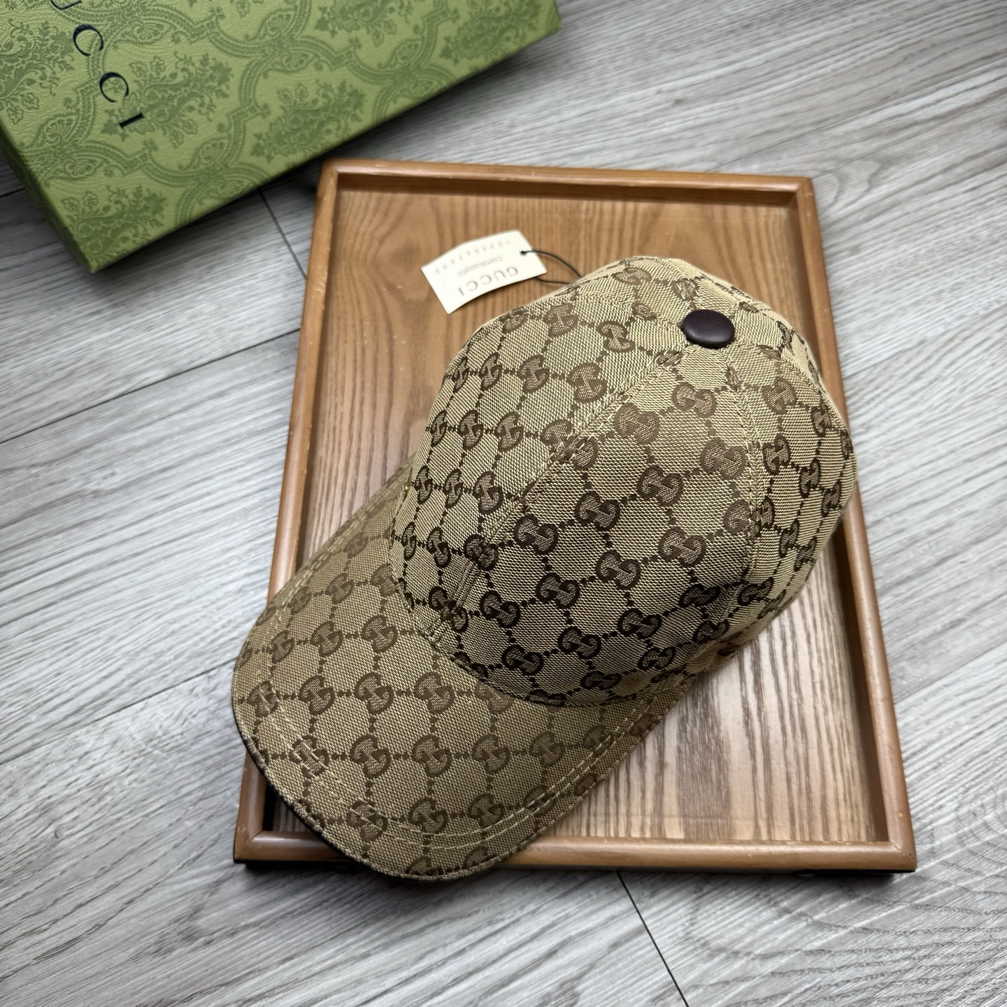 🌹。G家。带小金属【超A品质】最新款！时尚潮流，高端做工！每一个帽子都是用心之作！牛津材质！头层牛皮！配