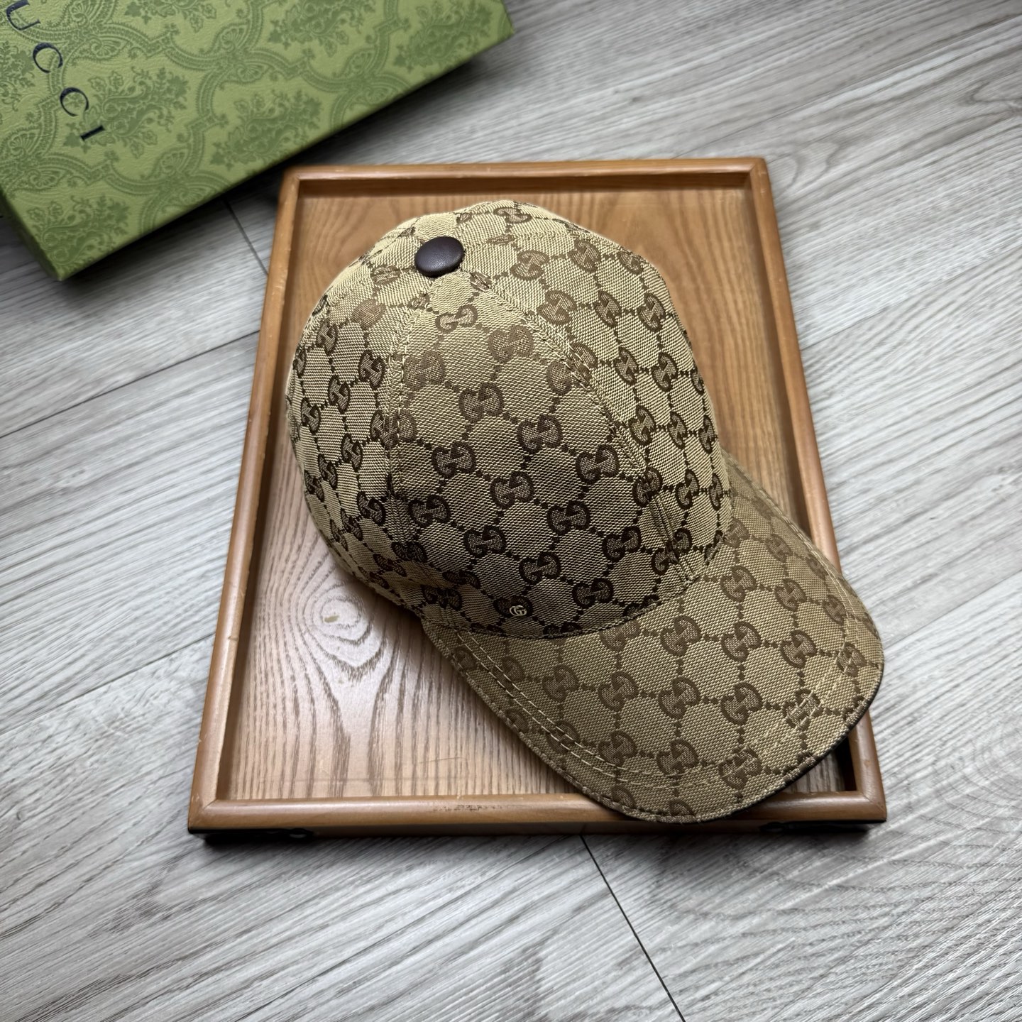 🌹。G家。带小金属【超A品质】最新款！时尚潮流，高端做工！每一个帽子都是用心之作！牛津材质！头层牛皮！配