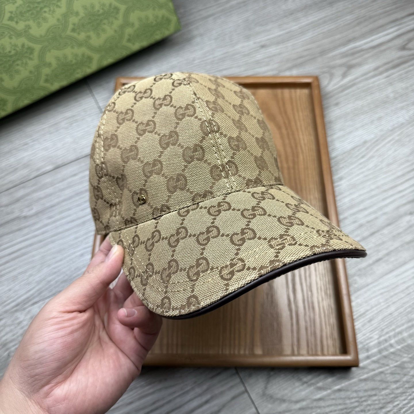 🌹。G家。带小金属【超A品质】最新款！时尚潮流，高端做工！每一个帽子都是用心之作！牛津材质！头层牛皮！配