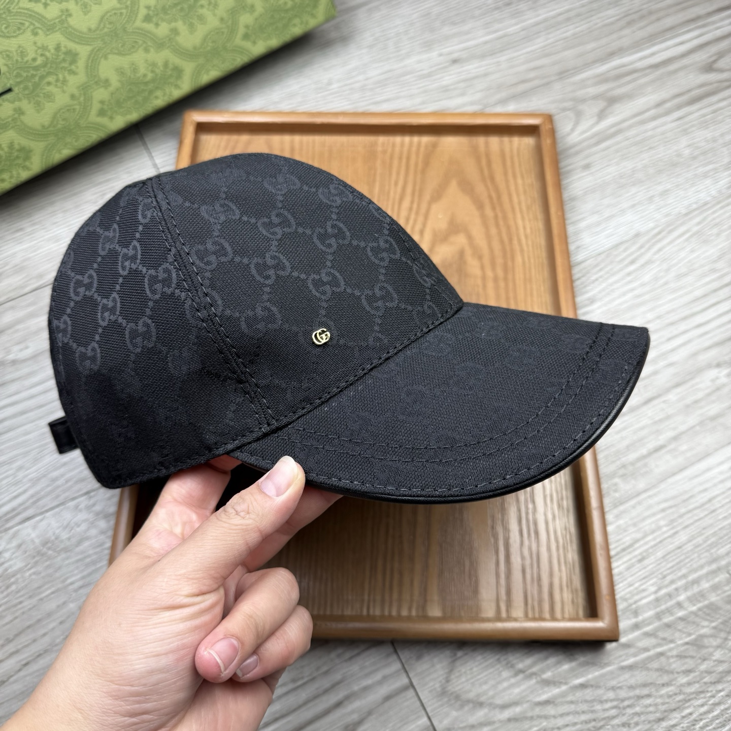 🌹。G家。带小金属【超A品质】最新款！时尚潮流，高端做工！每一个帽子都是用心之作！牛津材质！头层牛皮！配