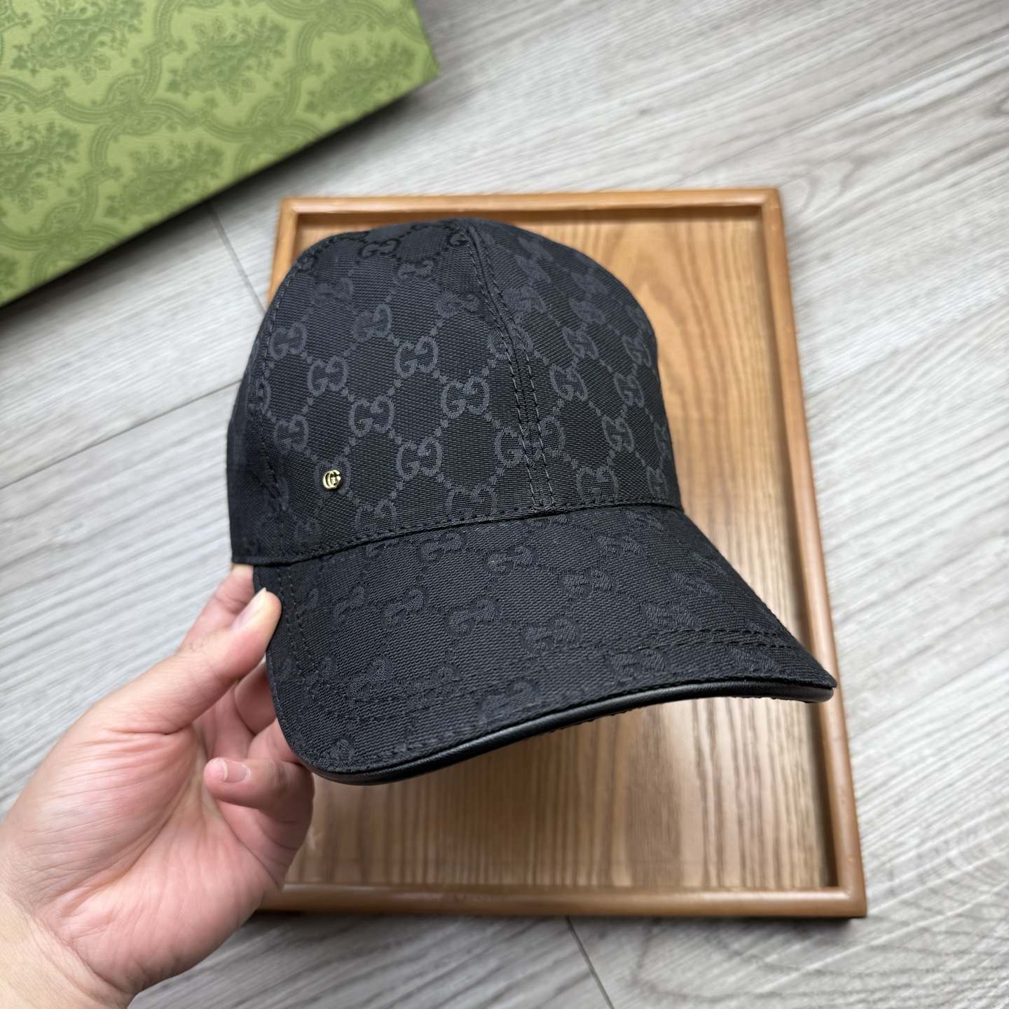 🌹。G家。带小金属【超A品质】最新款！时尚潮流，高端做工！每一个帽子都是用心之作！牛津材质！头层牛皮！配