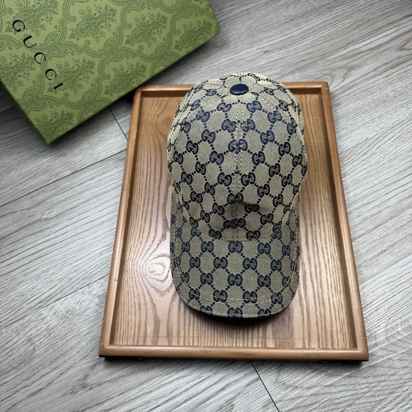 🌹。G家。带小金属【超A品质】最新款！时尚潮流，高端做工！每一个帽子都是用心之作！牛津材质！头层牛皮！配