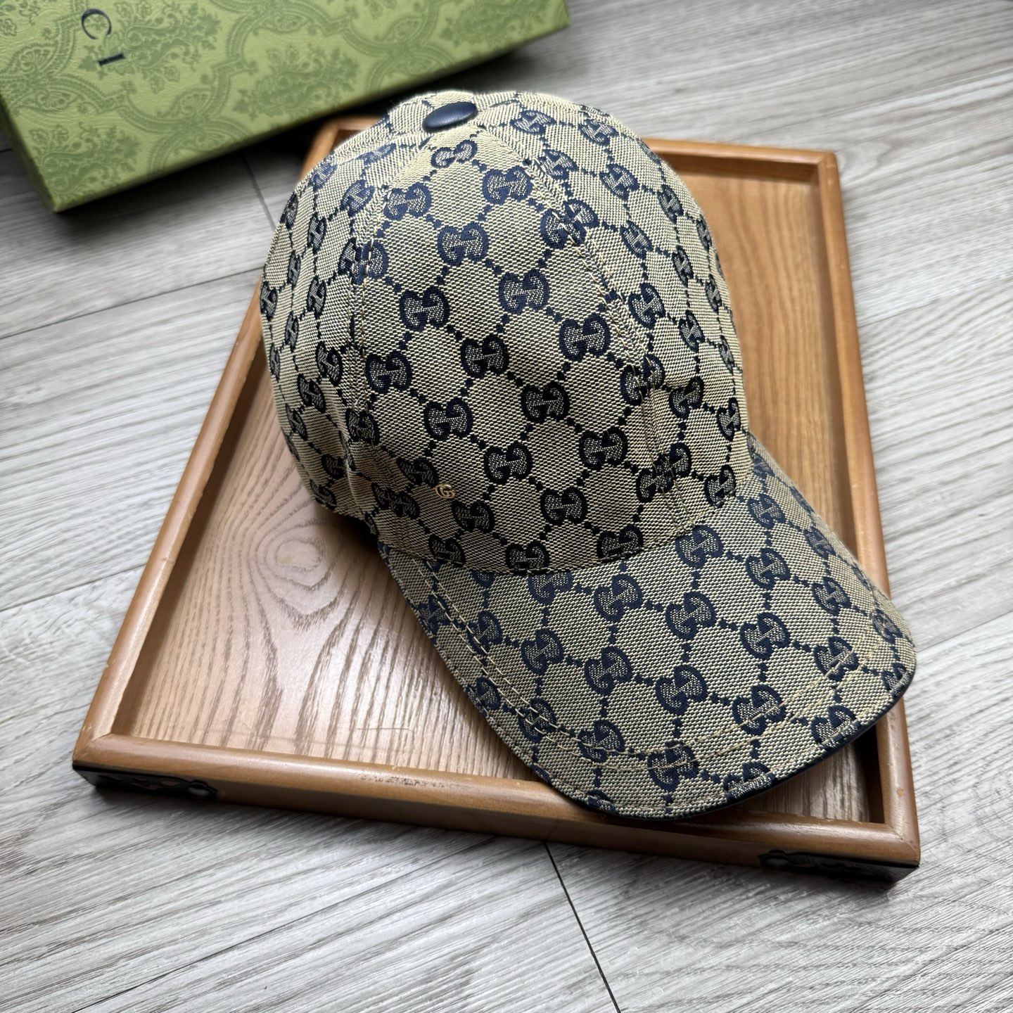 🌹。G家。带小金属【超A品质】最新款！时尚潮流，高端做工！每一个帽子都是用心之作！牛津材质！头层牛皮！配