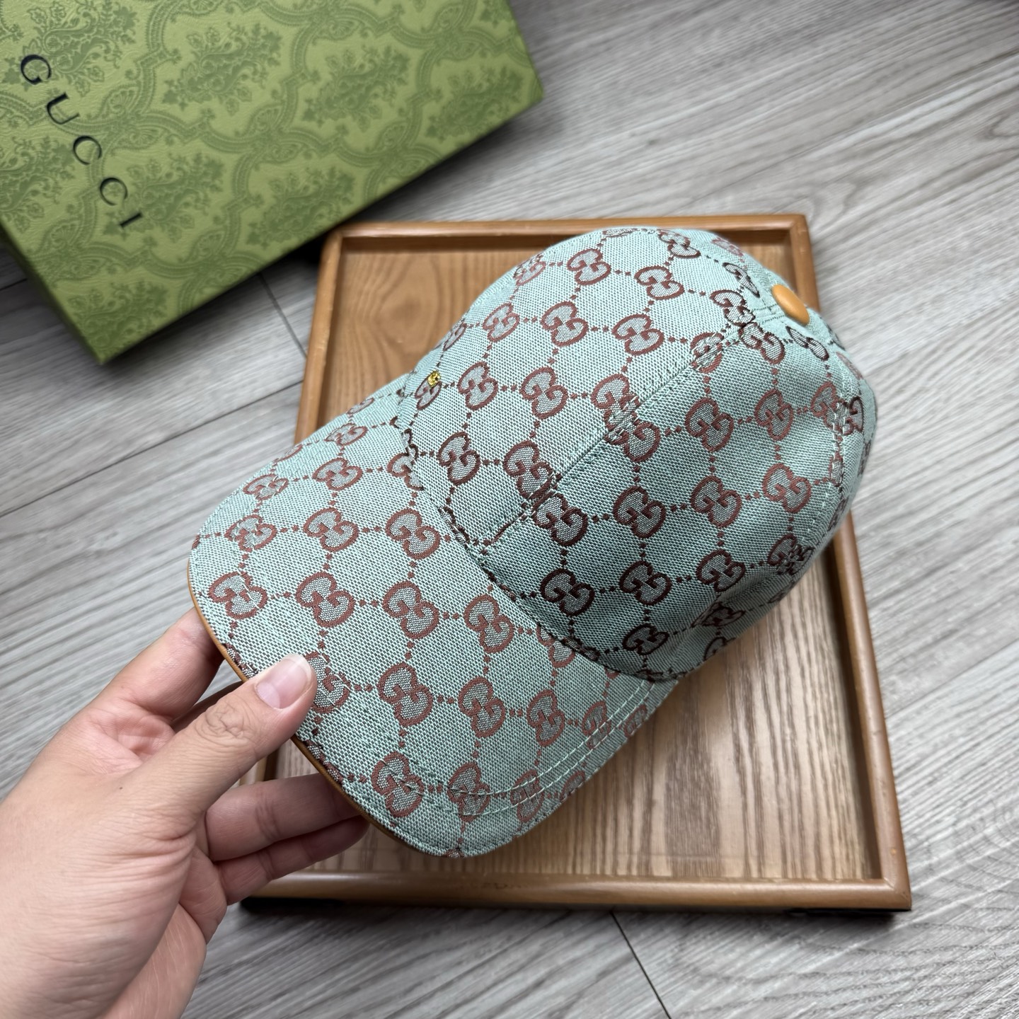 🌹。G家。带小金属【超A品质】最新款！时尚潮流，高端做工！每一个帽子都是用心之作！牛津材质！头层牛皮！配