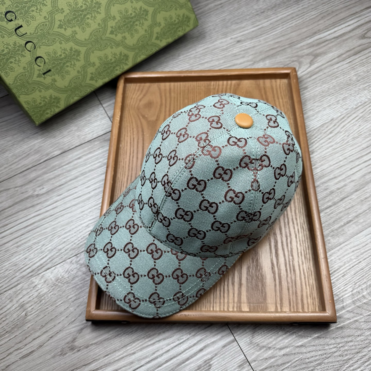 🌹。G家。带小金属【超A品质】最新款！时尚潮流，高端做工！每一个帽子都是用心之作！牛津材质！头层牛皮！配