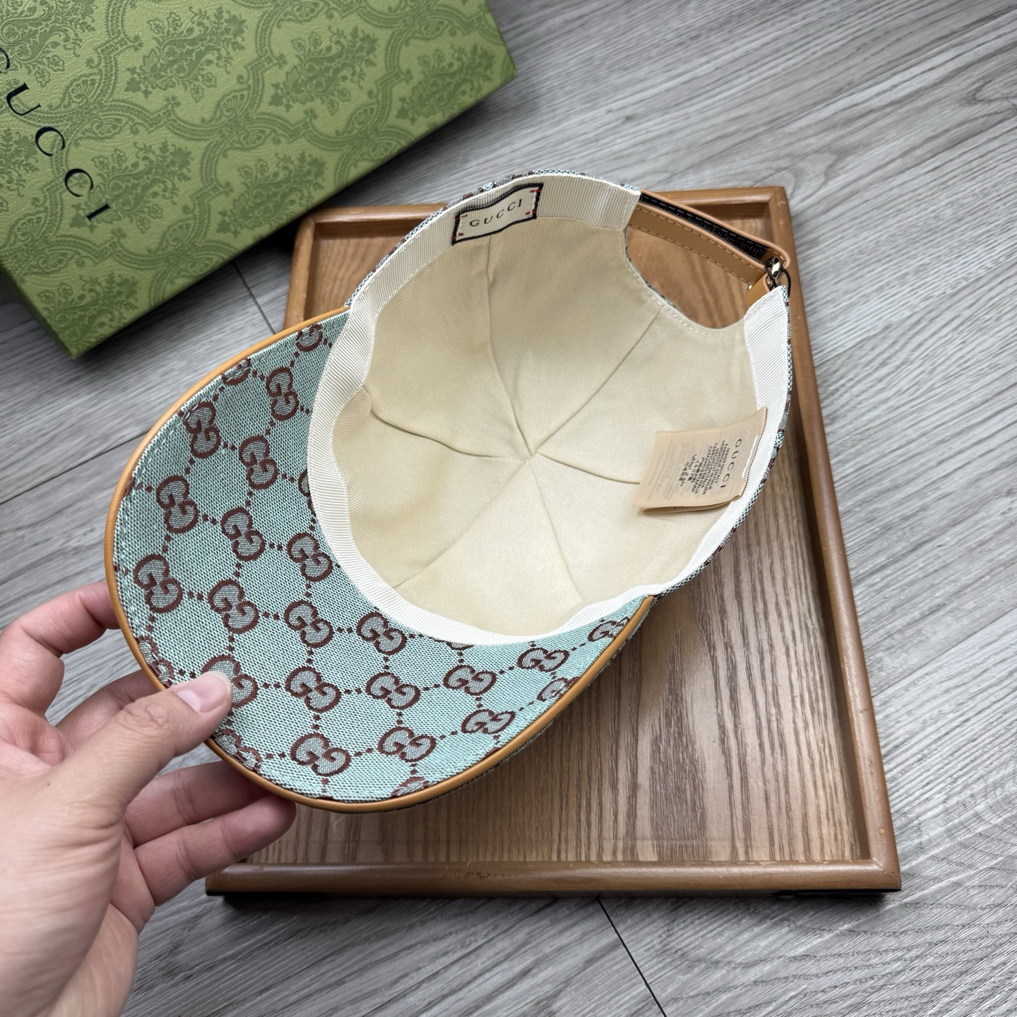 🌹。G家。带小金属【超A品质】最新款！时尚潮流，高端做工！每一个帽子都是用心之作！牛津材质！头层牛皮！配