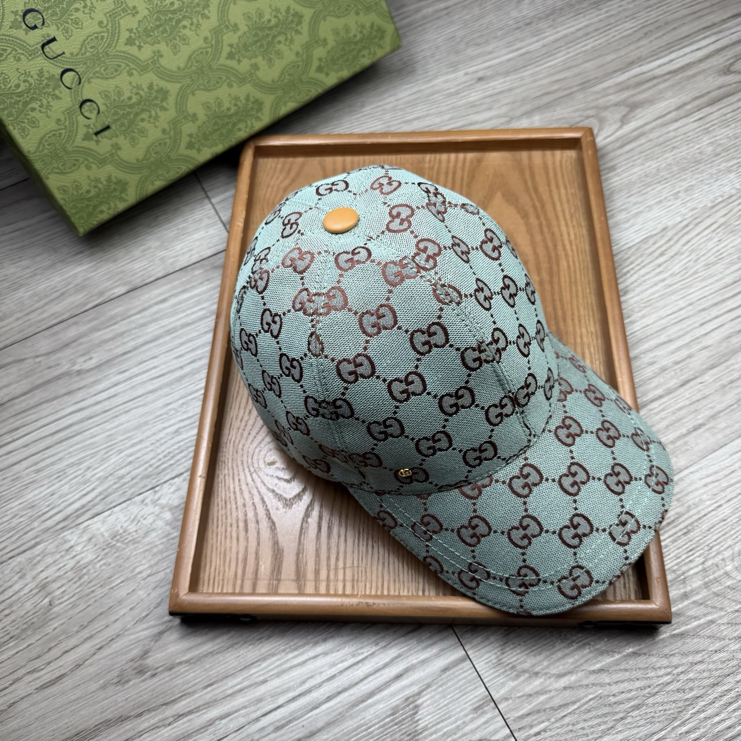 🌹。G家。带小金属【超A品质】最新款！时尚潮流，高端做工！每一个帽子都是用心之作！牛津材质！头层牛皮！配