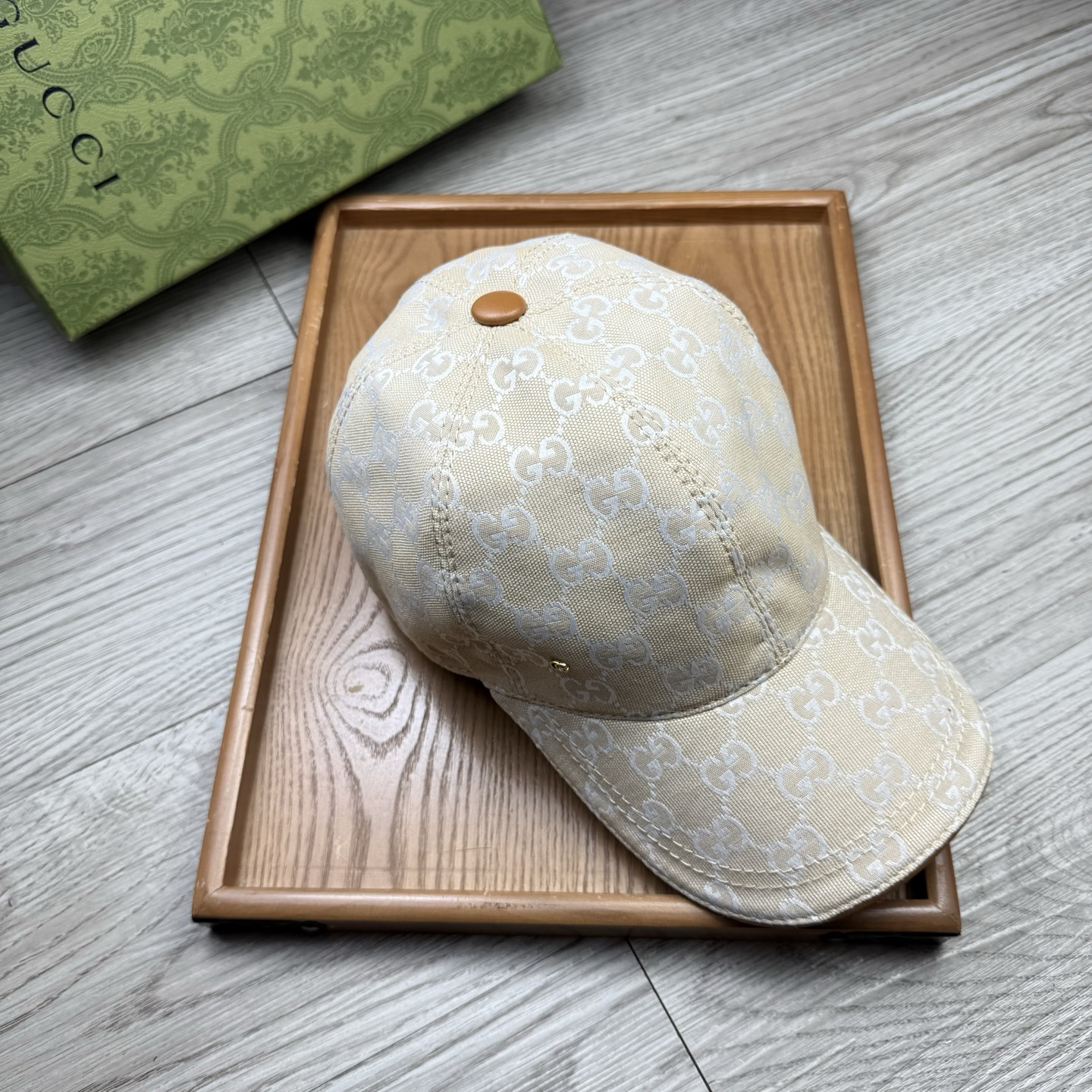 🌹。G家。带小金属【超A品质】最新款！时尚潮流，高端做工！每一个帽子都是用心之作！牛津材质！头层牛皮！配