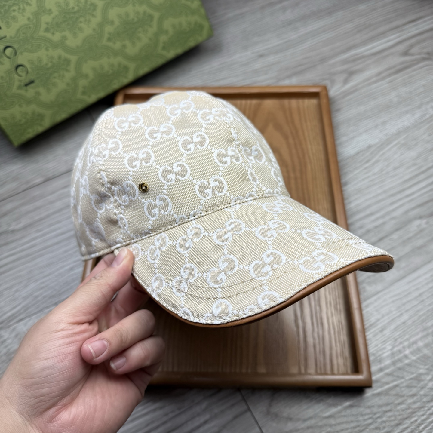 🌹。G家。带小金属【超A品质】最新款！时尚潮流，高端做工！每一个帽子都是用心之作！牛津材质！头层牛皮！配