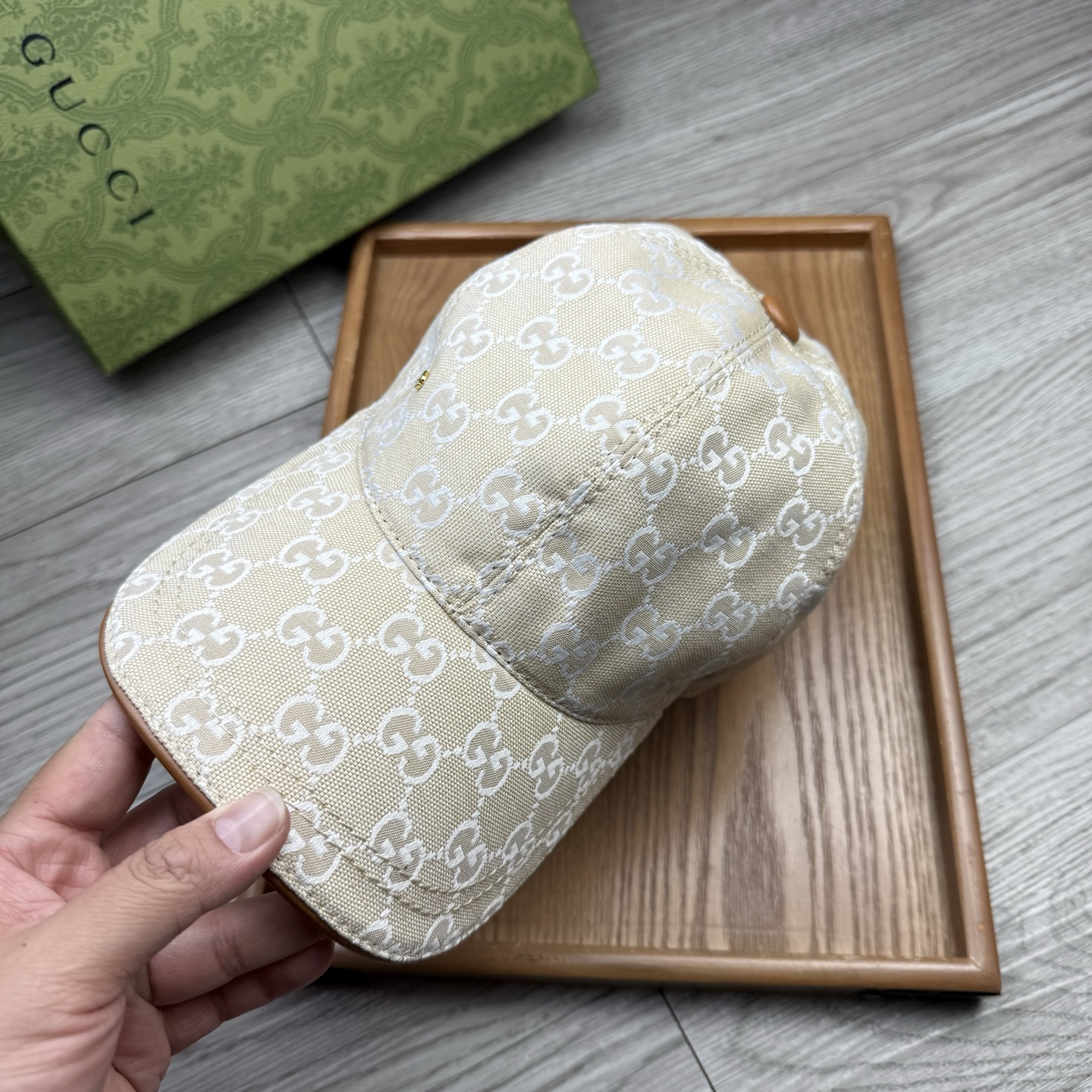 🌹。G家。带小金属【超A品质】最新款！时尚潮流，高端做工！每一个帽子都是用心之作！牛津材质！头层牛皮！配