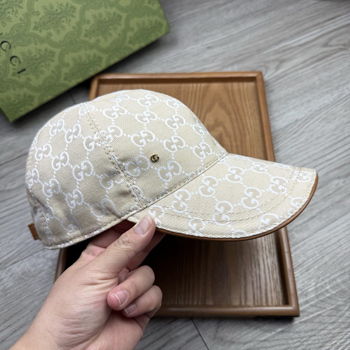 🌹。G家。带小金属【超A品质】最新款！时尚潮流，高端做工！每一个帽子都是用心之作！牛津材质！头层牛皮！配