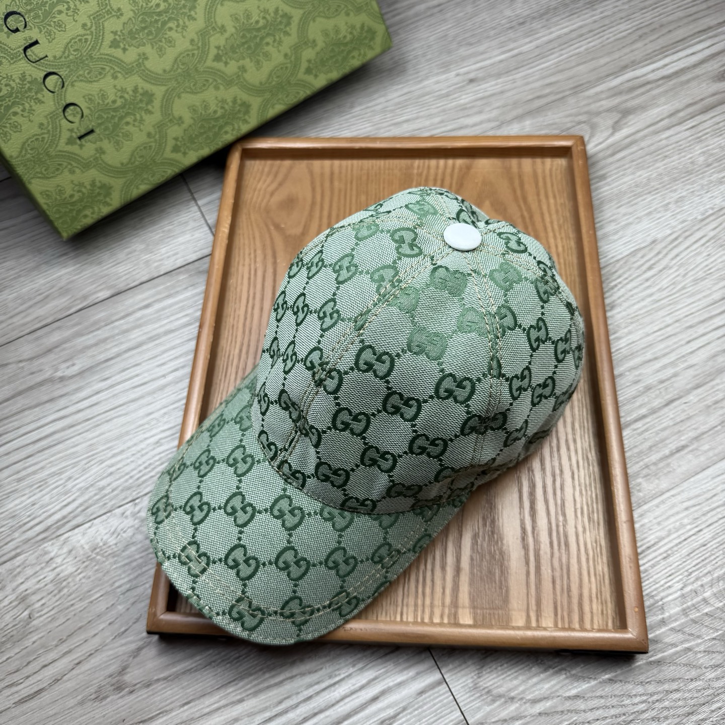 🌹。G家。带小金属【超A品质】最新款！时尚潮流，高端做工！每一个帽子都是用心之作！牛津材质！头层牛皮！配