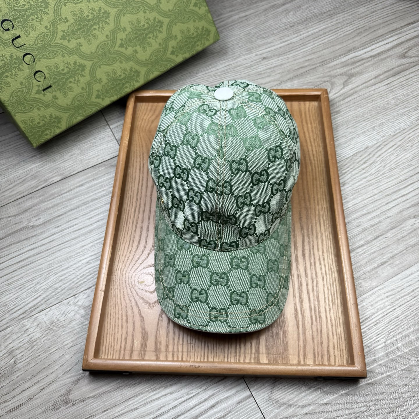 🌹。G家。带小金属【超A品质】最新款！时尚潮流，高端做工！每一个帽子都是用心之作！牛津材质！头层牛皮！配