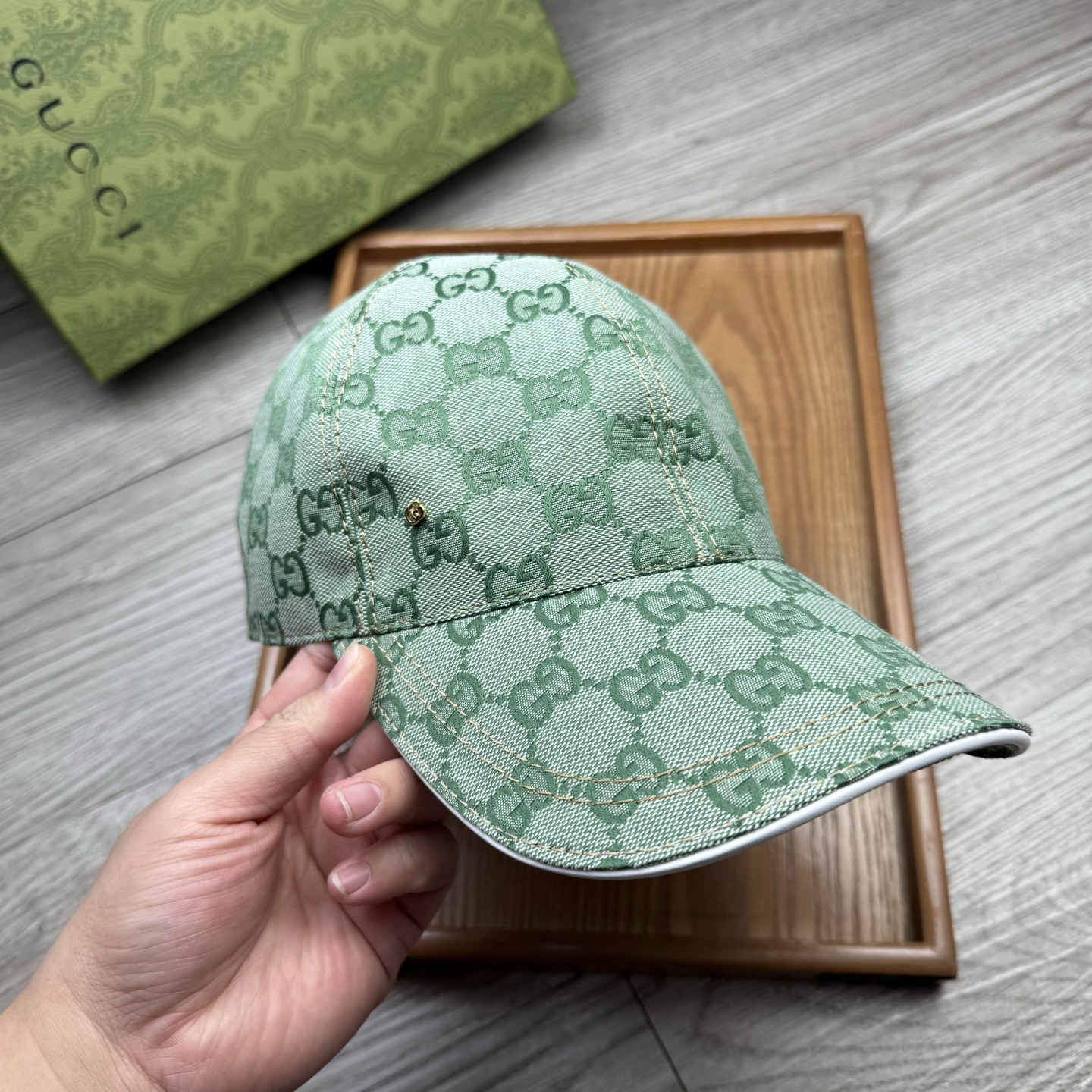 🌹。G家。带小金属【超A品质】最新款！时尚潮流，高端做工！每一个帽子都是用心之作！牛津材质！头层牛皮！配