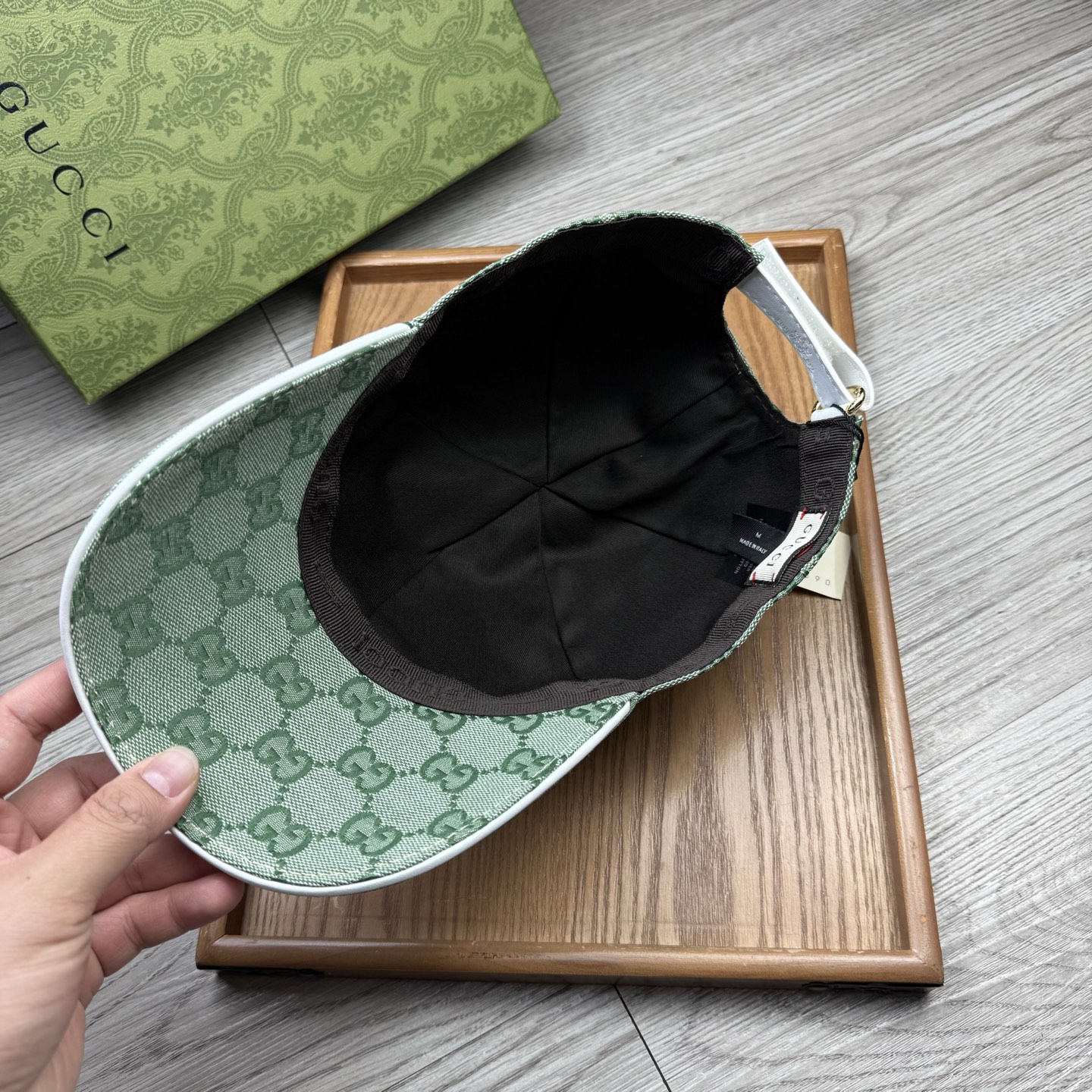 🌹。G家。带小金属【超A品质】最新款！时尚潮流，高端做工！每一个帽子都是用心之作！牛津材质！头层牛皮！配