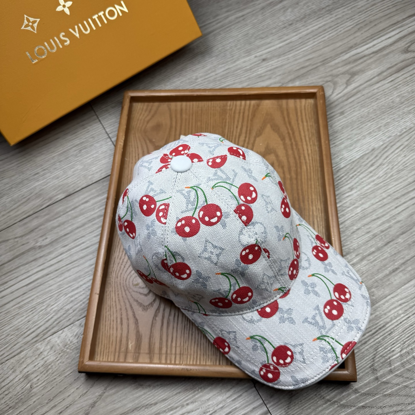 🌹。L家。牛仔樱桃🍒【超A品质】最新款！时尚潮流，高端做工！每一个帽子都是用心之作！牛津材质！头层牛皮！