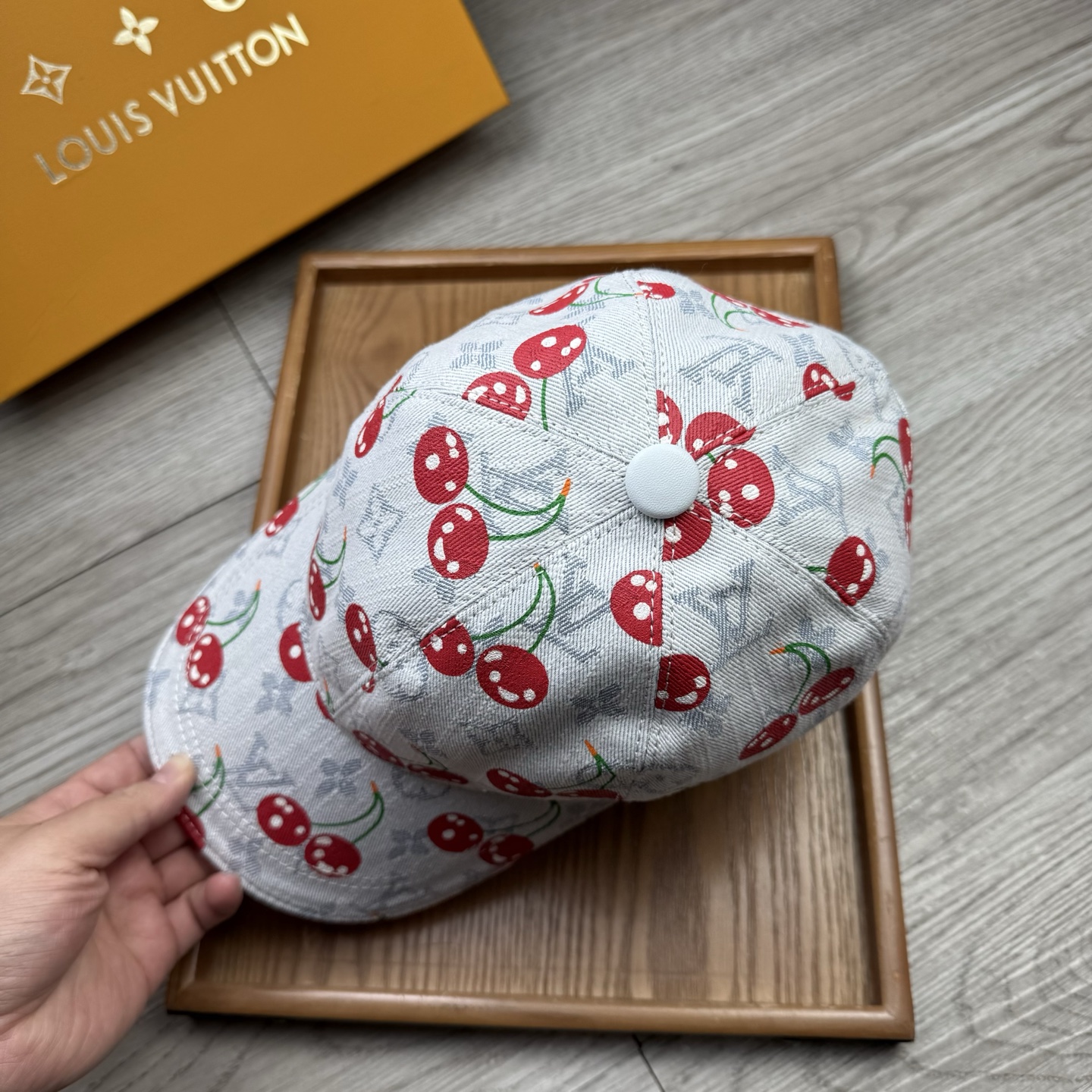 🌹。L家。牛仔樱桃🍒【超A品质】最新款！时尚潮流，高端做工！每一个帽子都是用心之作！牛津材质！头层牛皮！