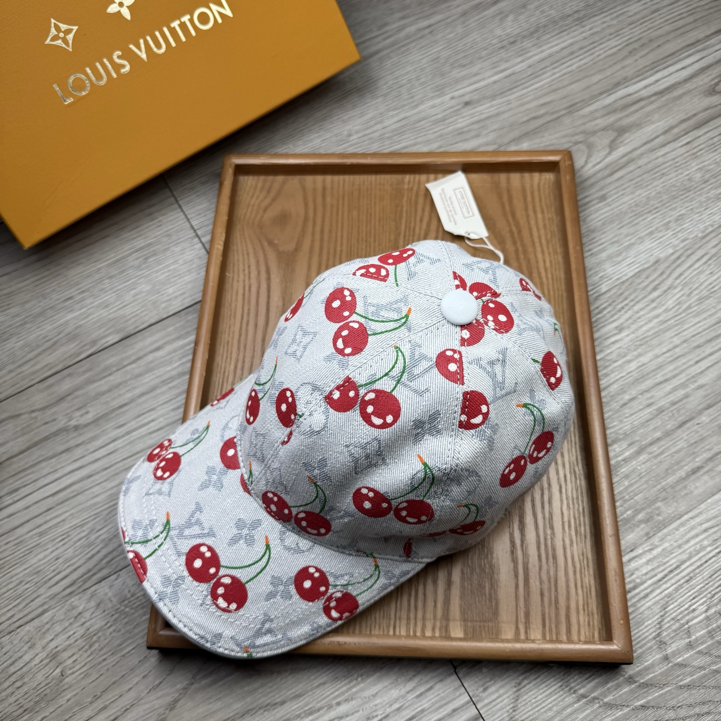 🌹。L家。牛仔樱桃🍒【超A品质】最新款！时尚潮流，高端做工！每一个帽子都是用心之作！牛津材质！头层牛皮！