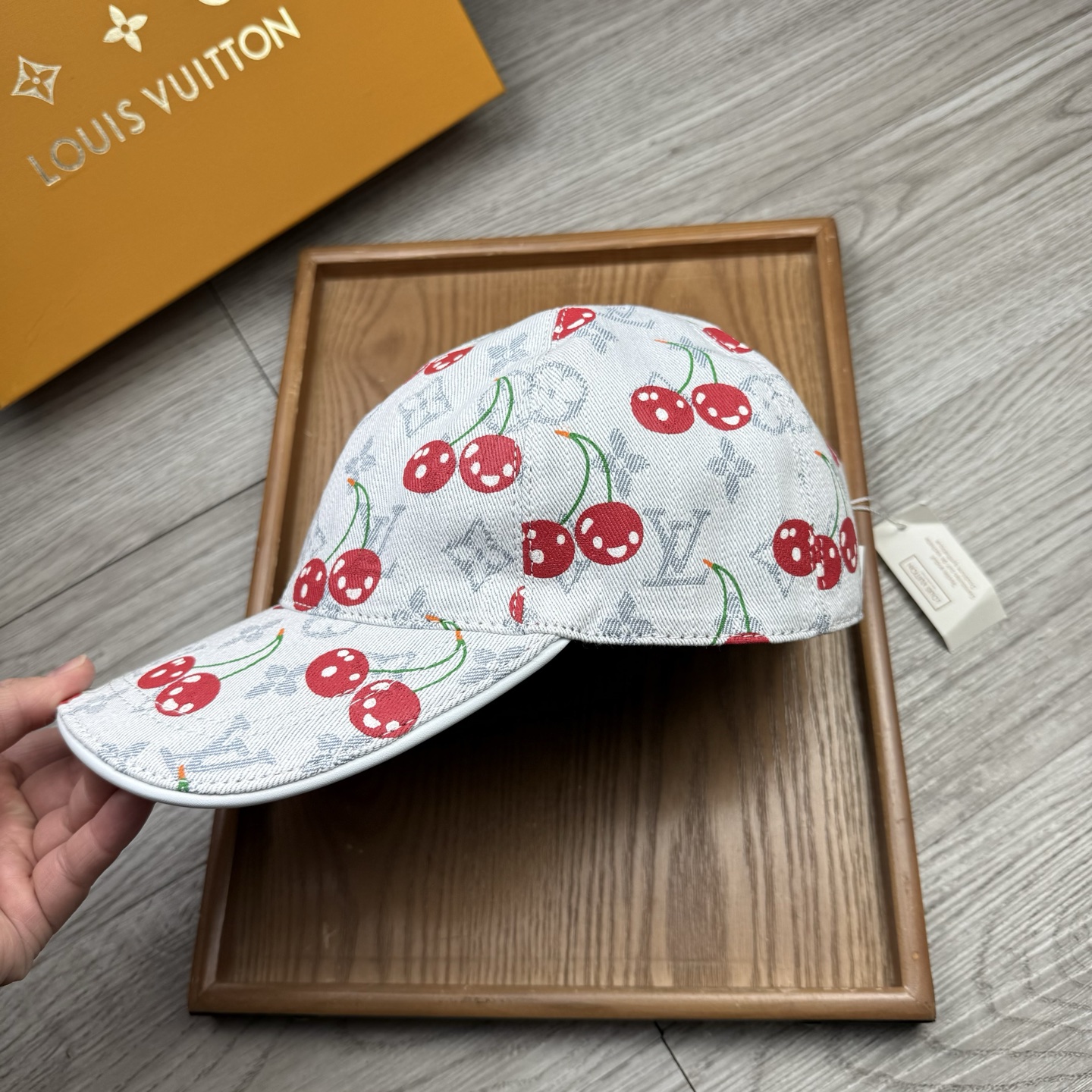 🌹。L家。牛仔樱桃🍒【超A品质】最新款！时尚潮流，高端做工！每一个帽子都是用心之作！牛津材质！头层牛皮！