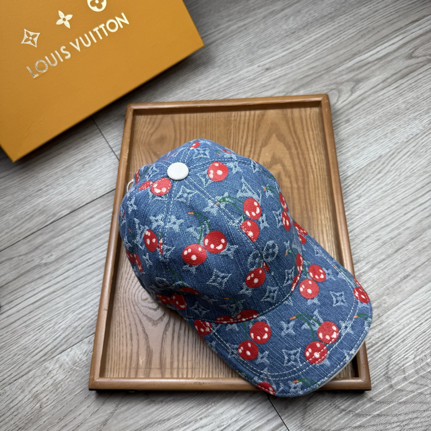 🌹。L家。牛仔樱桃🍒【超A品质】最新款！时尚潮流，高端做工！每一个帽子都是用心之作！牛津材质！头层牛皮！