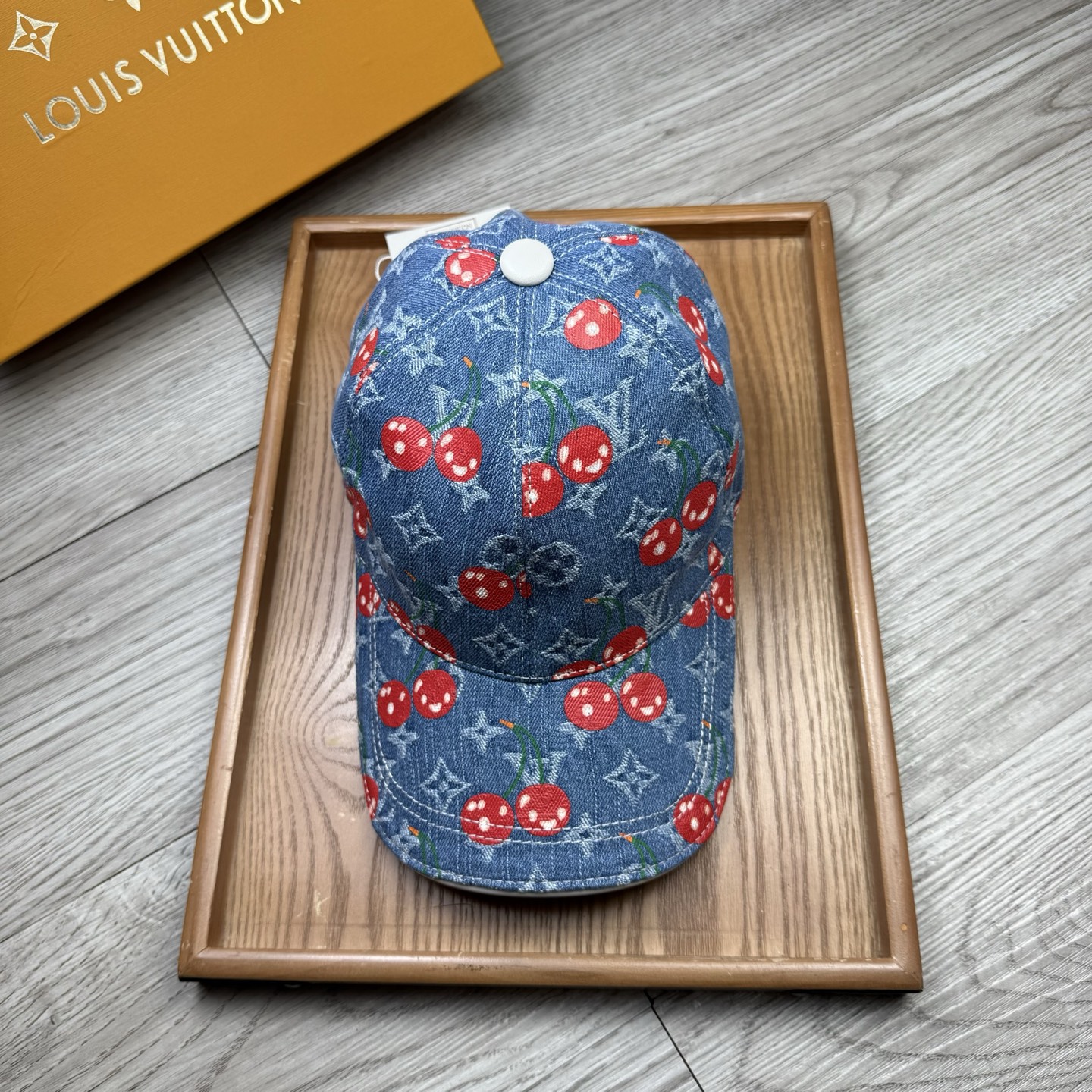 🌹。L家。牛仔樱桃🍒【超A品质】最新款！时尚潮流，高端做工！每一个帽子都是用心之作！牛津材质！头层牛皮！