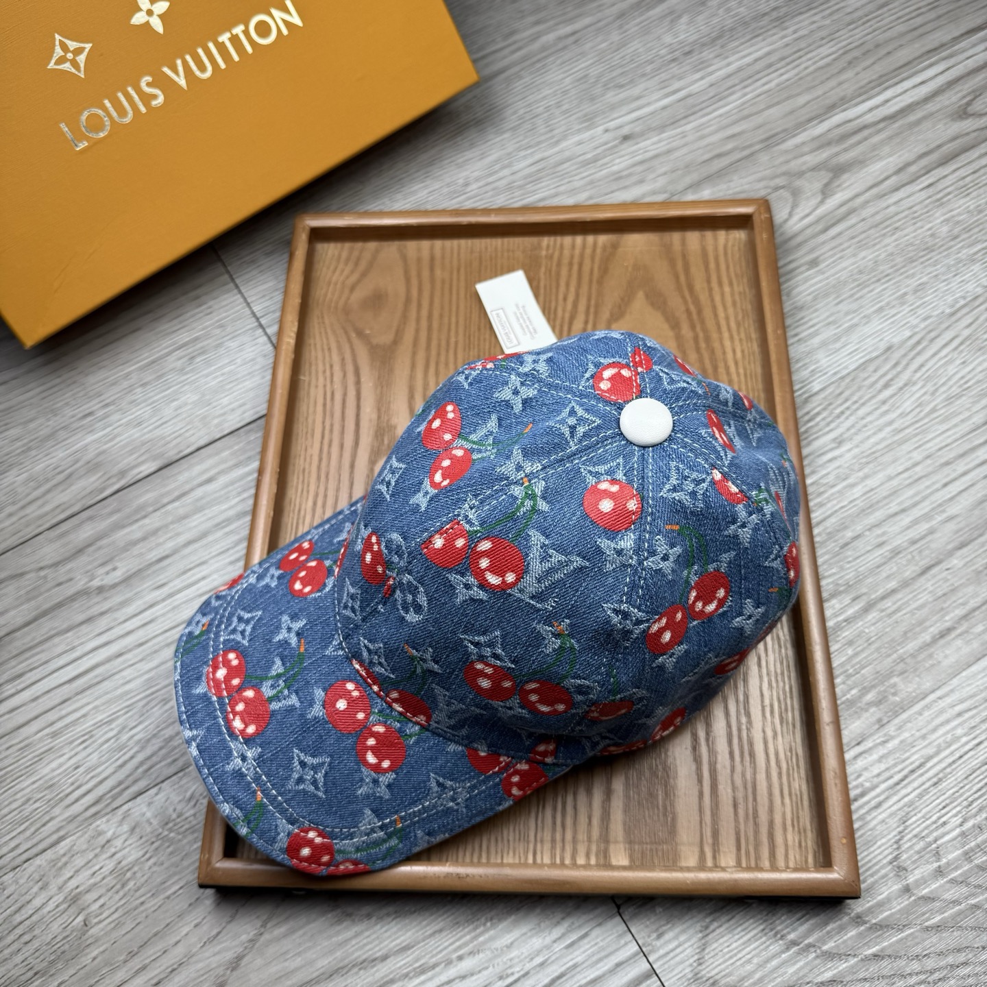 🌹。L家。牛仔樱桃🍒【超A品质】最新款！时尚潮流，高端做工！每一个帽子都是用心之作！牛津材质！头层牛皮！
