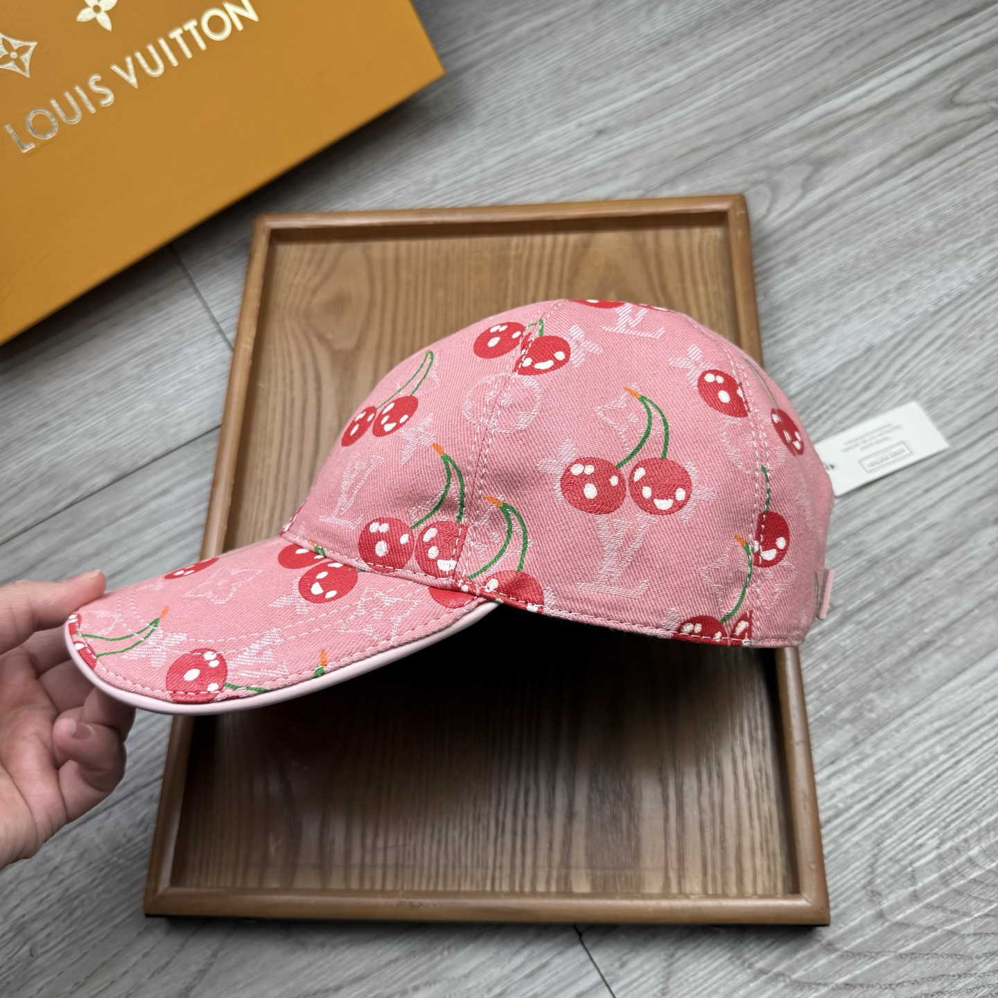 🌹。L家。牛仔樱桃🍒【超A品质】最新款！时尚潮流，高端做工！每一个帽子都是用心之作！牛津材质！头层牛皮！