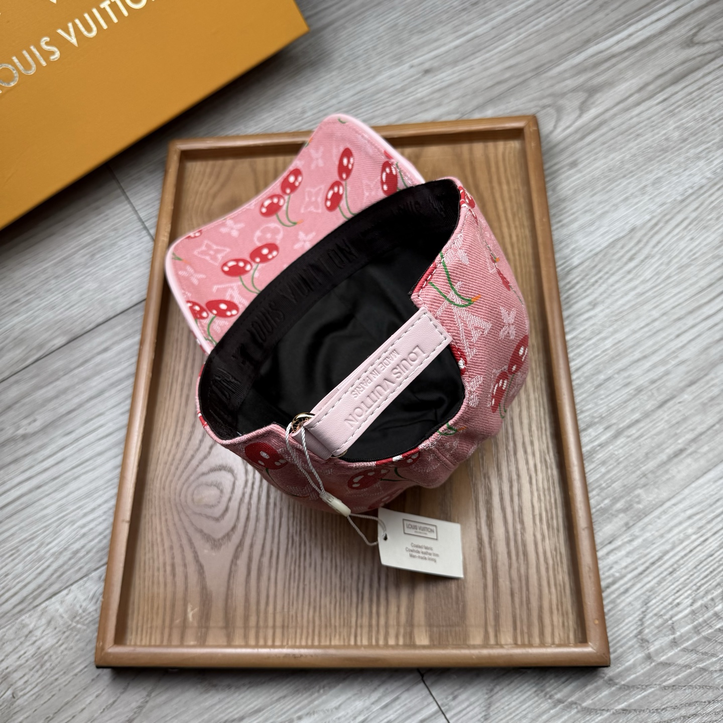 🌹。L家。牛仔樱桃🍒【超A品质】最新款！时尚潮流，高端做工！每一个帽子都是用心之作！牛津材质！头层牛皮！