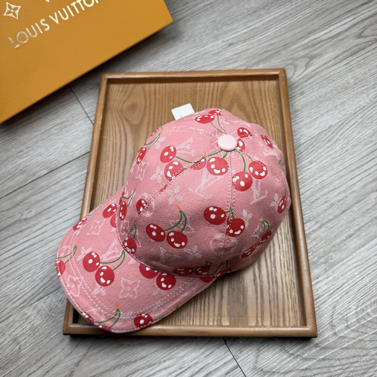 🌹。L家。牛仔樱桃🍒【超A品质】最新款！时尚潮流，高端做工！每一个帽子都是用心之作！牛津材质！头层牛皮！