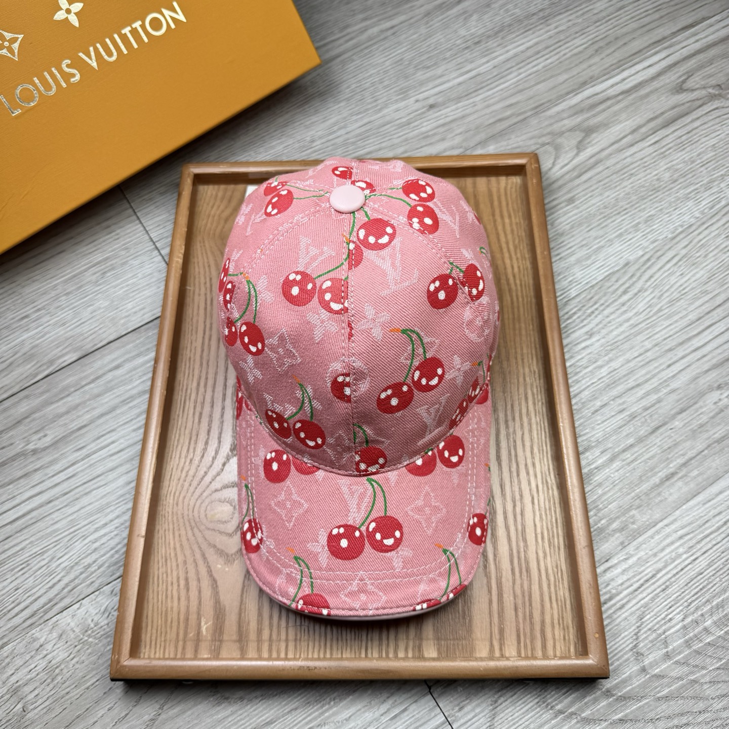 🌹。L家。牛仔樱桃🍒【超A品质】最新款！时尚潮流，高端做工！每一个帽子都是用心之作！牛津材质！头层牛皮！