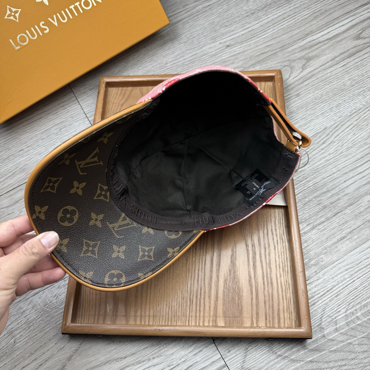 🌹。L家。牛仔➕老花皮沿樱桃🍒【超A品质】最新款！时尚潮流，高端做工！每一个帽子都是用心之作！牛津材质！