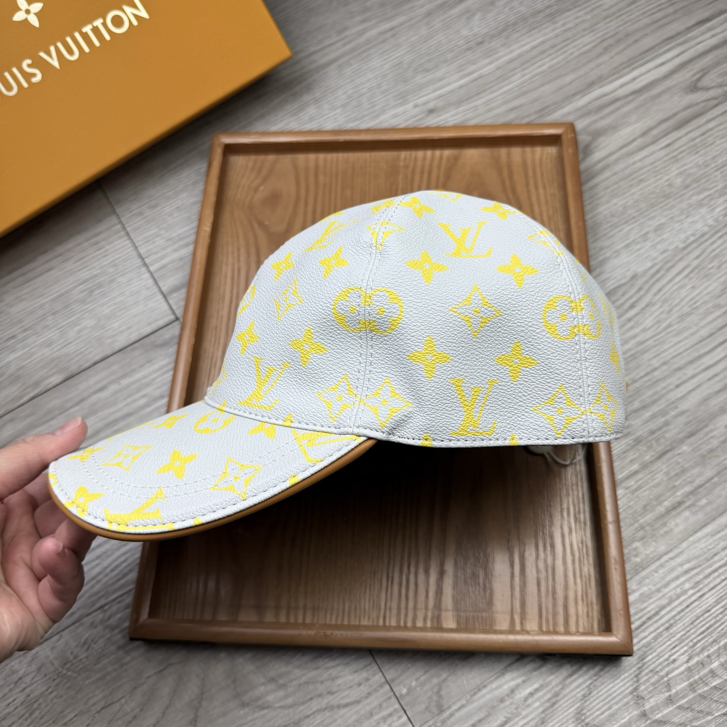 🌹。L家。皮帽印花【超A品质】最新款！时尚潮流，高端做工！每一个帽子都是用心之作！牛津材质！头层牛皮！配