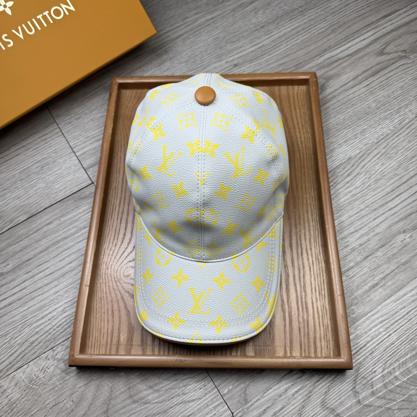 🌹。L家。皮帽印花【超A品质】最新款！时尚潮流，高端做工！每一个帽子都是用心之作！牛津材质！头层牛皮！配