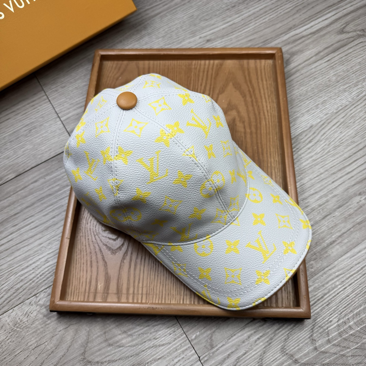 🌹。L家。皮帽印花【超A品质】最新款！时尚潮流，高端做工！每一个帽子都是用心之作！牛津材质！头层牛皮！配